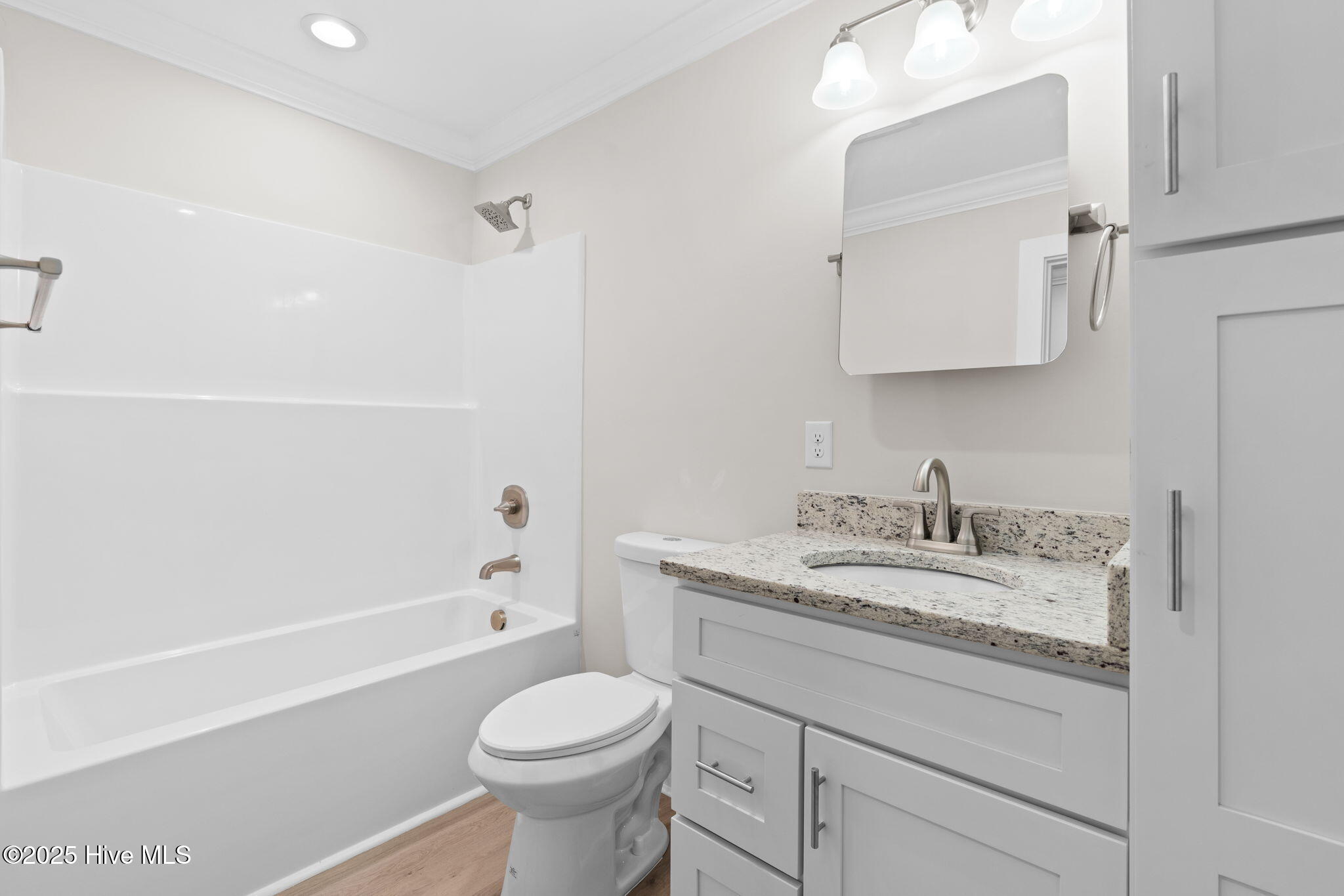 100540821 | Photo 25