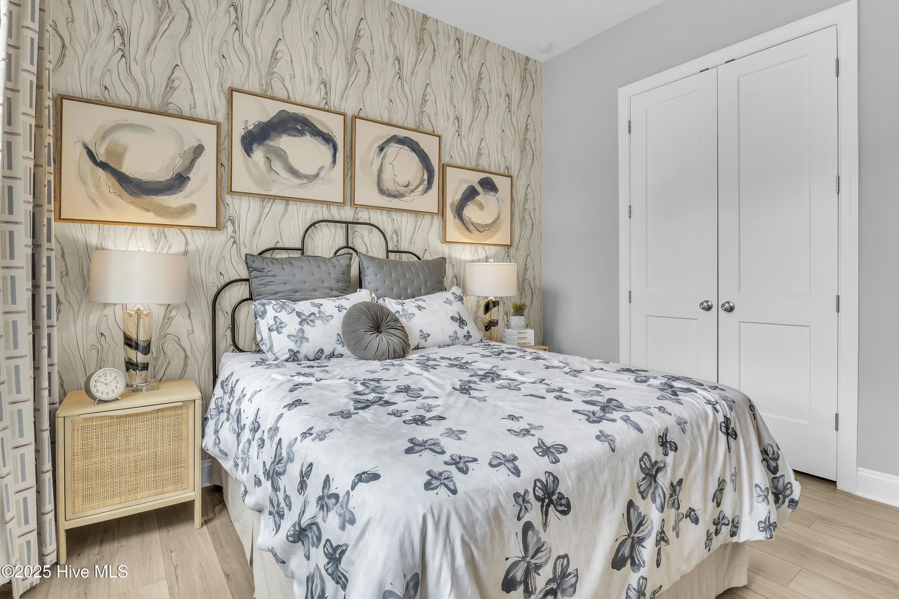 100556059 | Photo 24