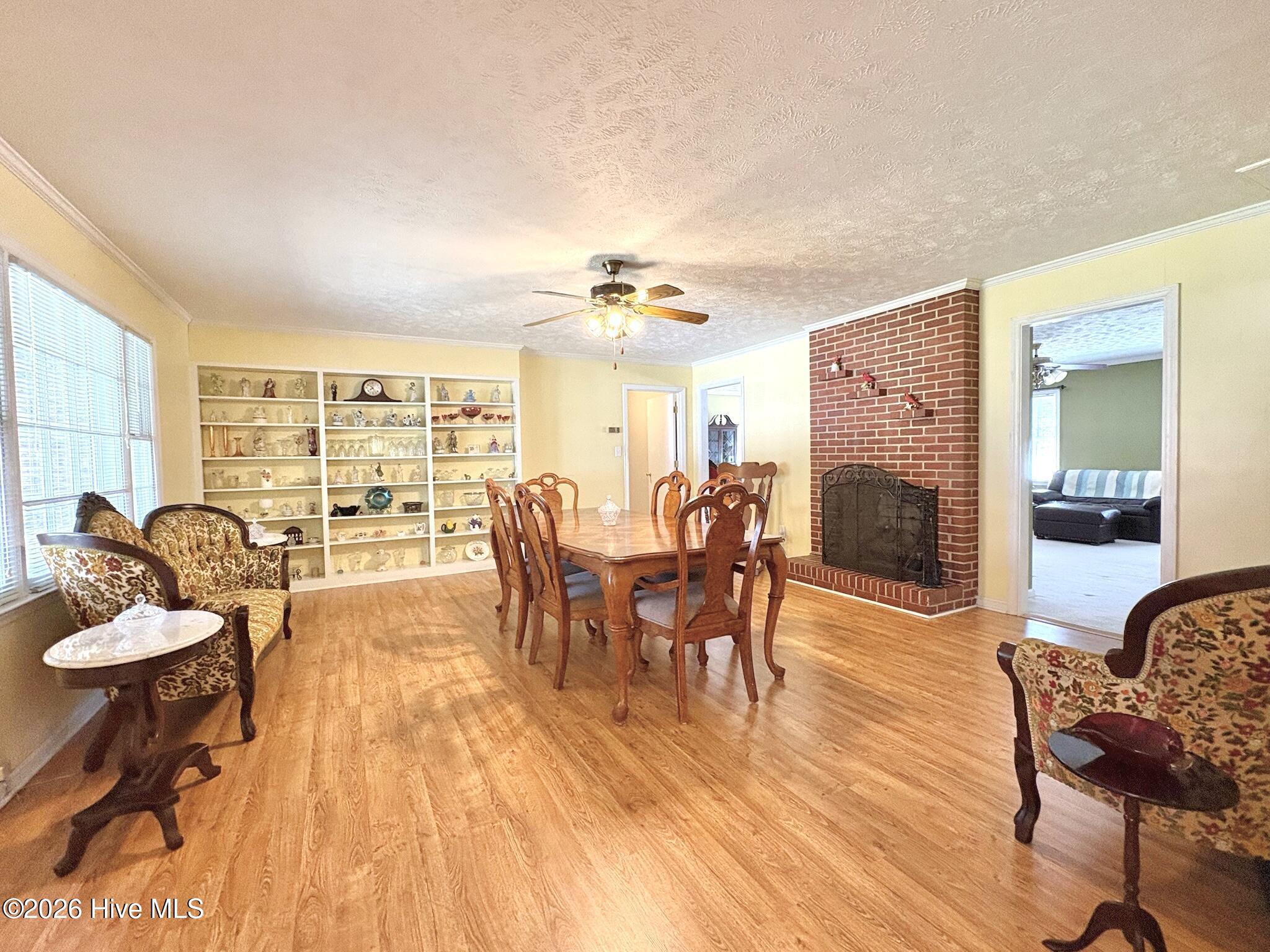 100562986 | Photo 25