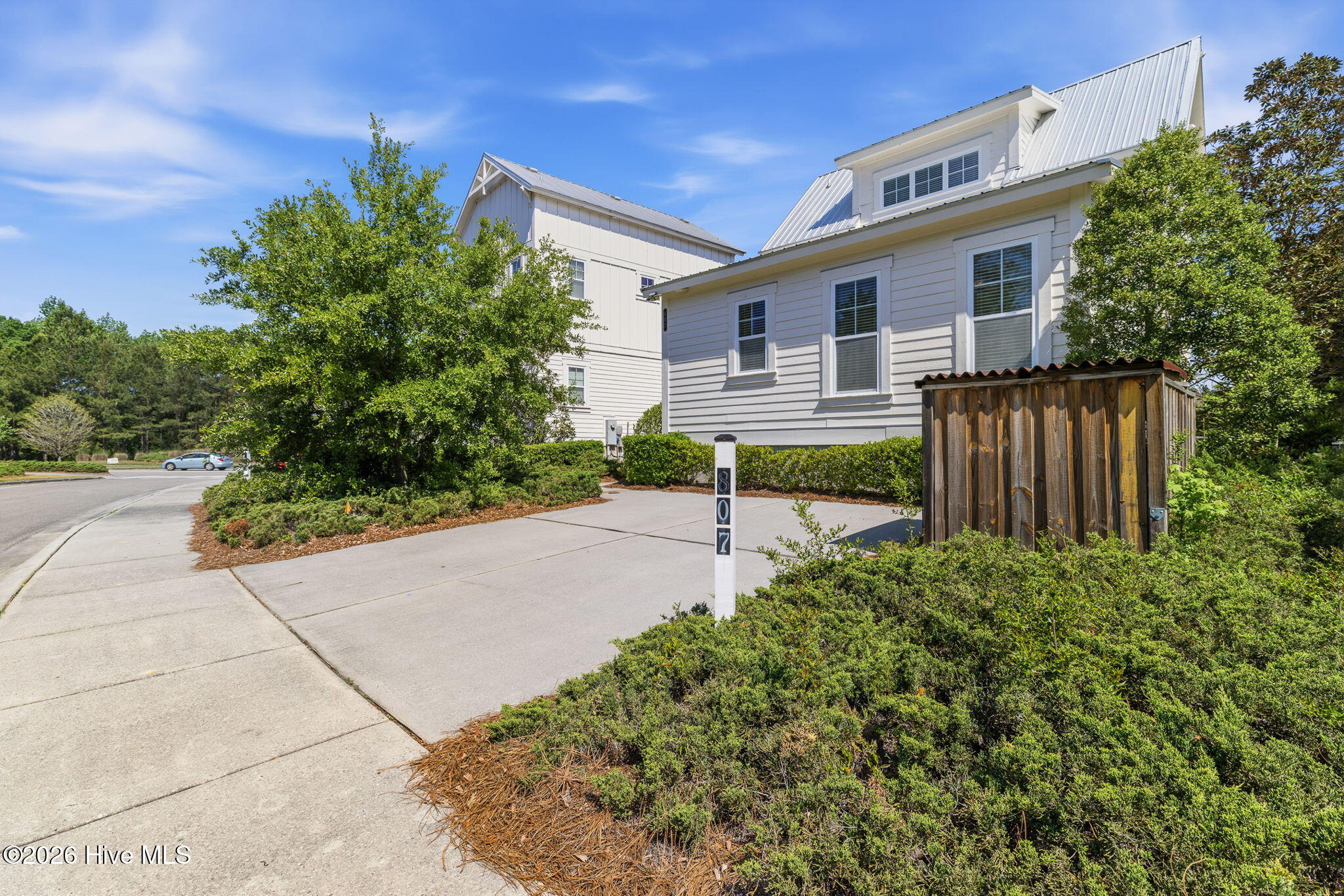 100568047 | Photo 36