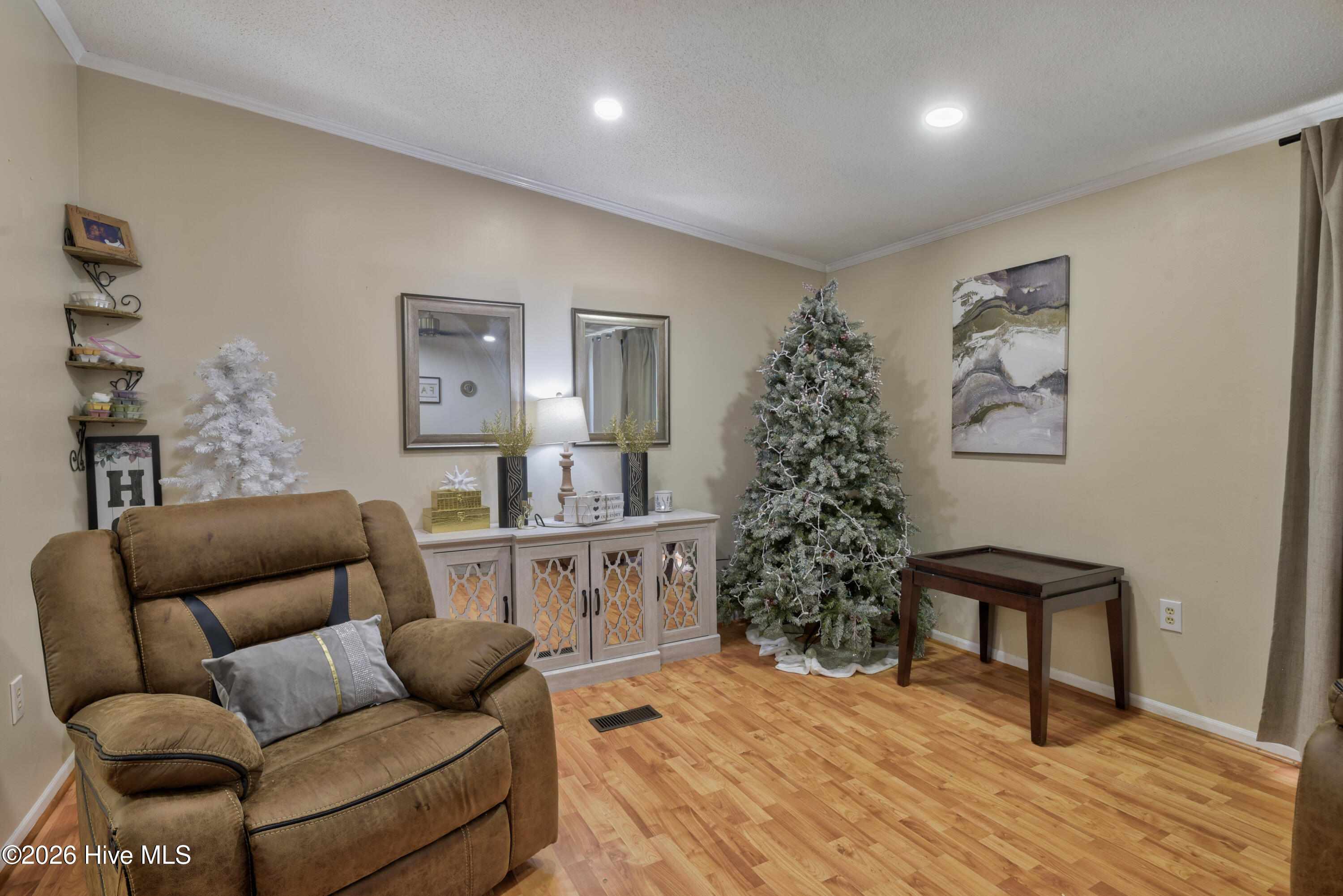 100566927 | Photo 18