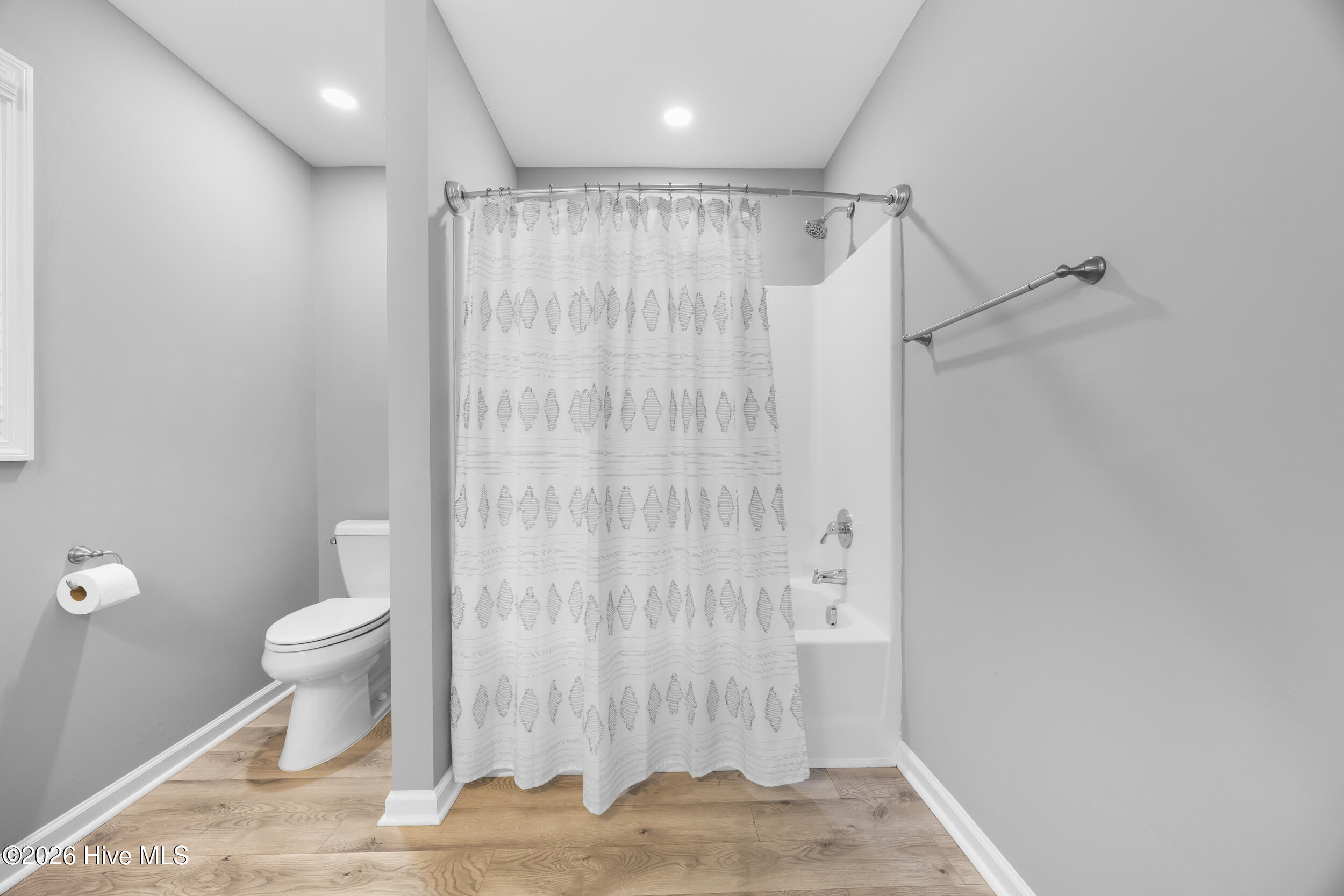 100566907 | Photo 16