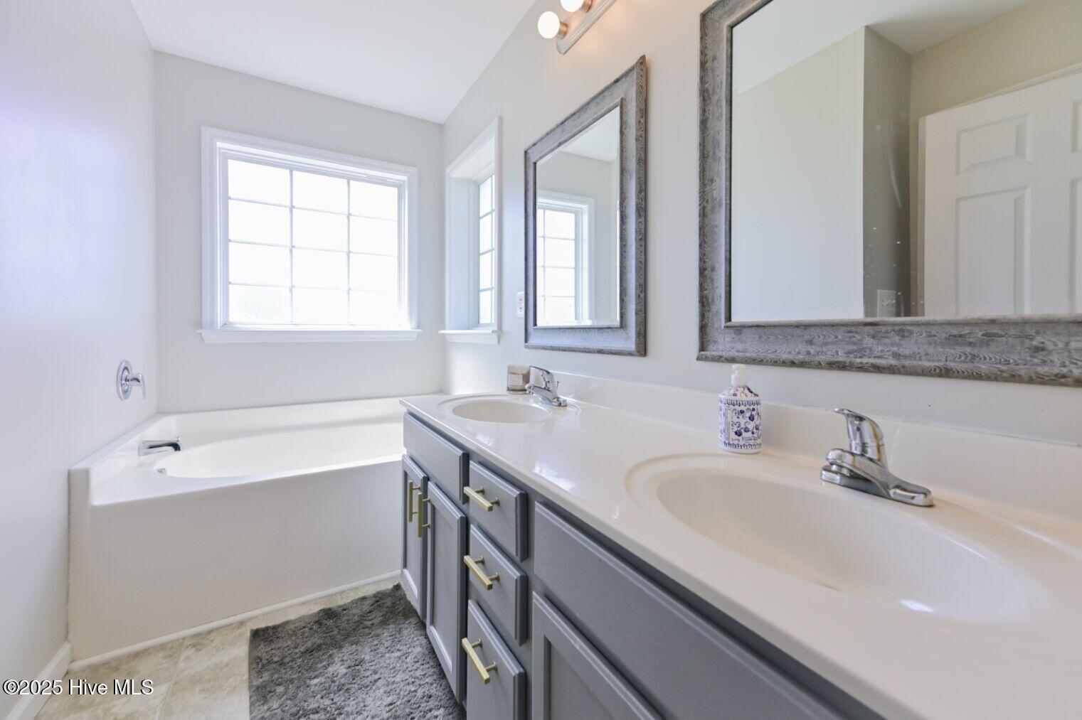 100506950 | Photo 21