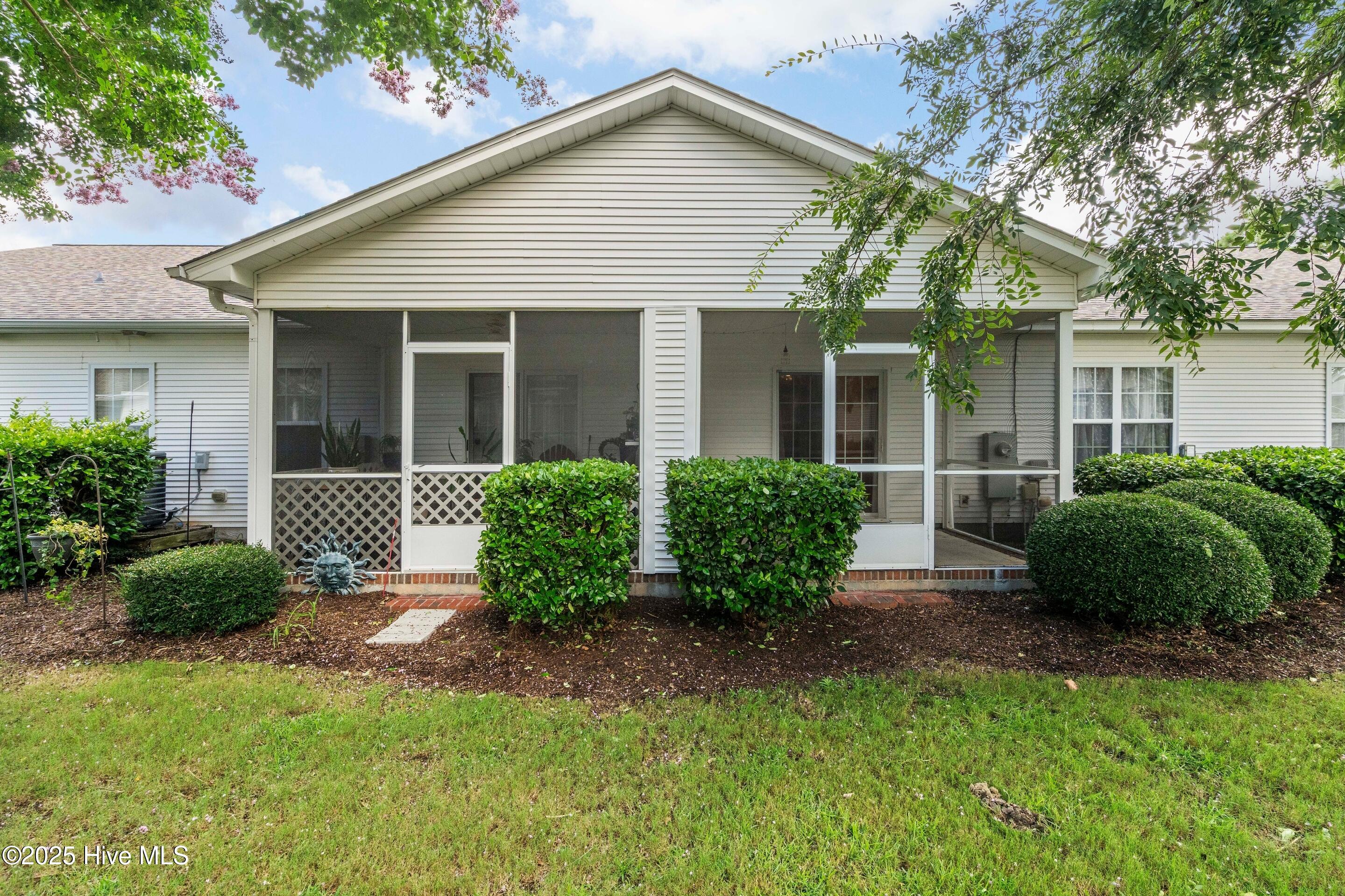 100522418 | Photo 44