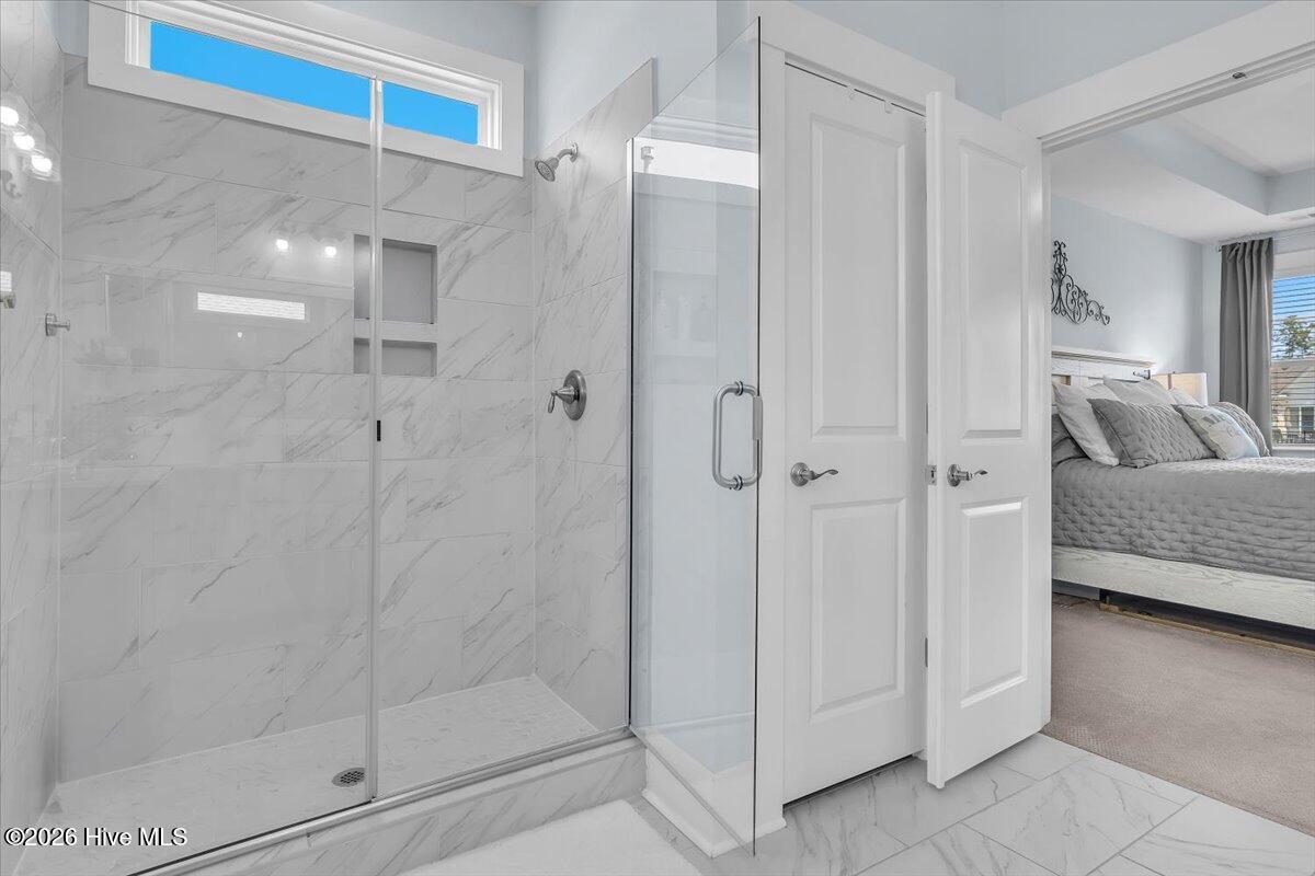 100569276 | Photo 30