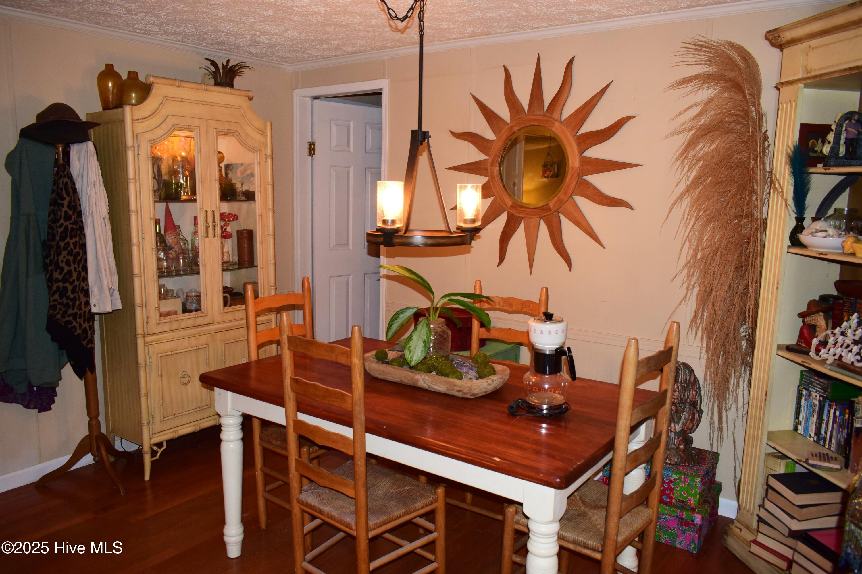 100543289 | Photo 23