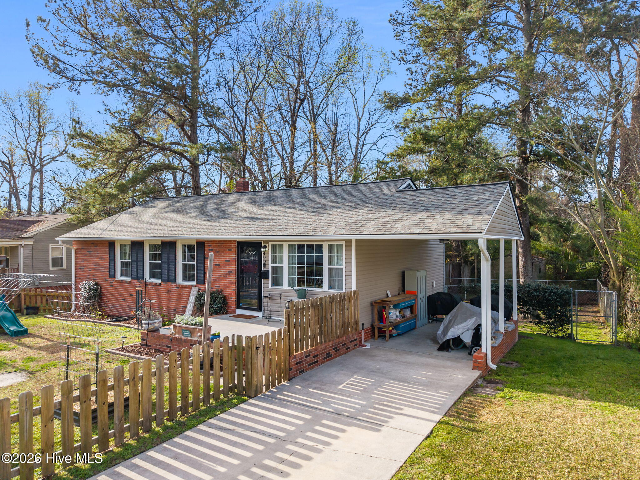 100561394 | Photo 39