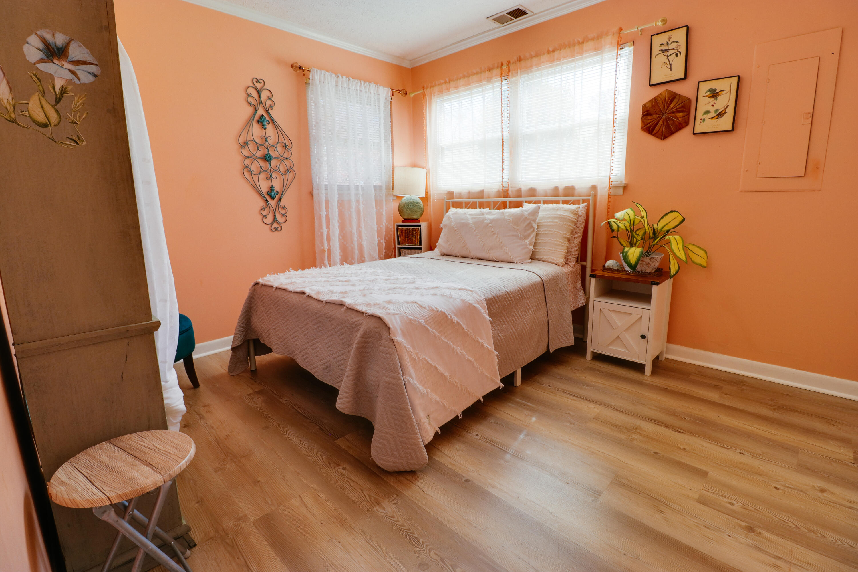 1061 Delaware Dr-30