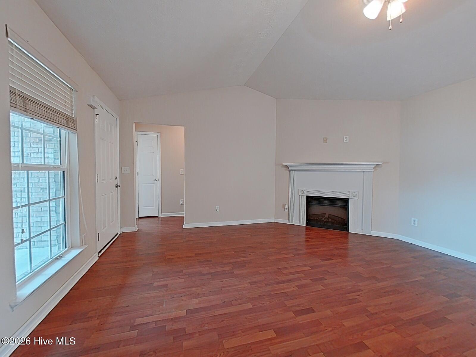 Living Room (7)