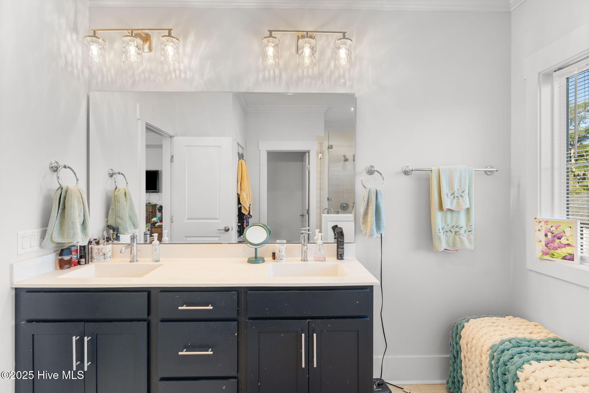 100536437 | Photo 21