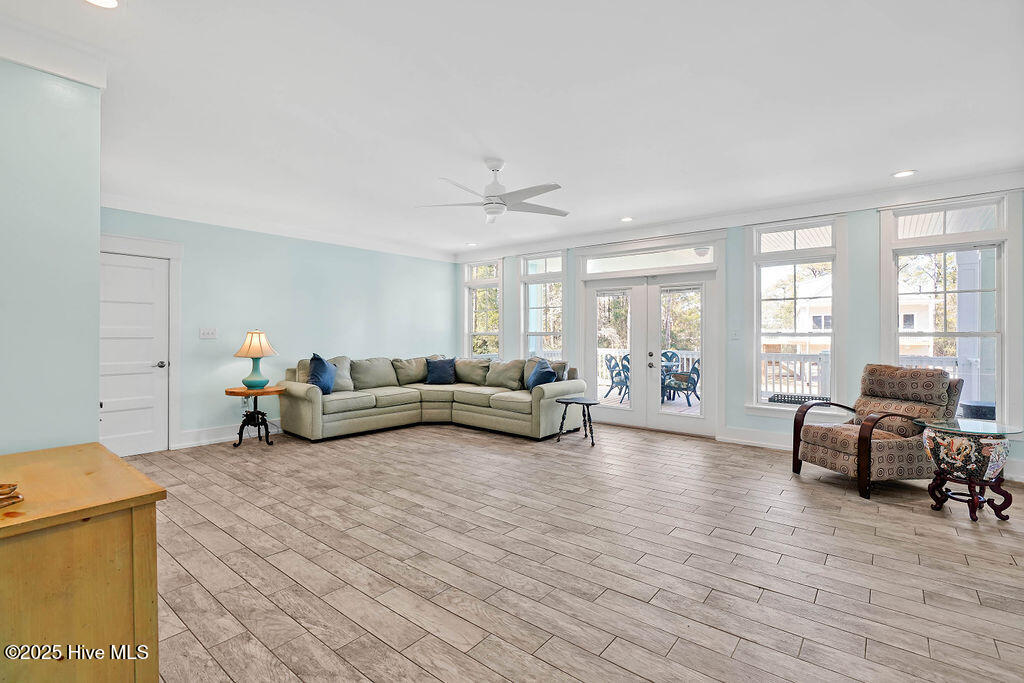 100516737 | Photo 44