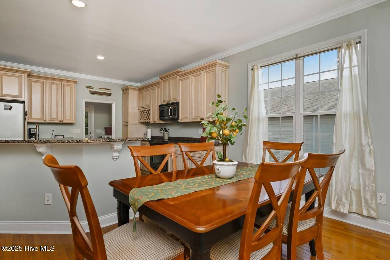 100541389 | Photo 15