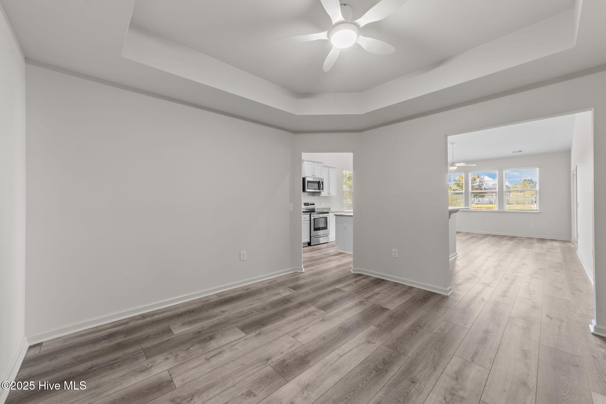 100533102 | Photo 12