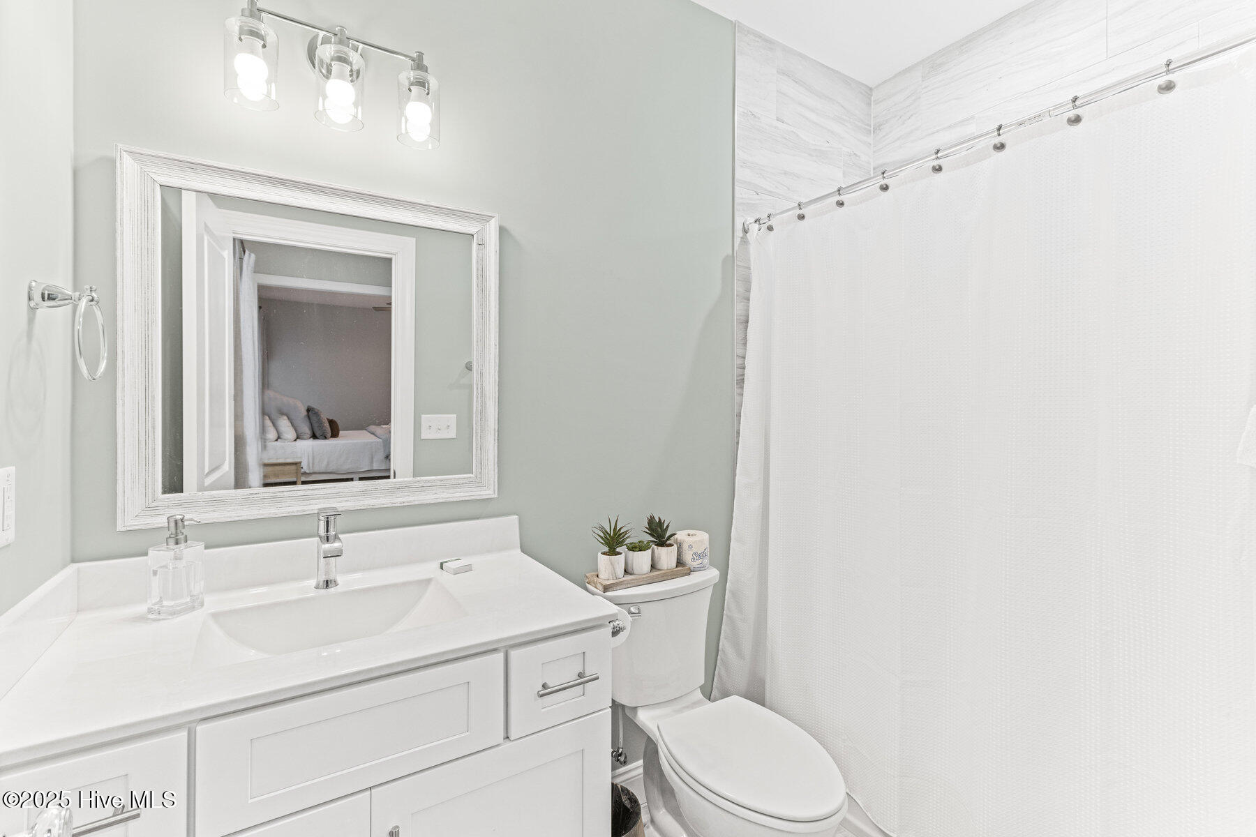 100508763 | Photo 27