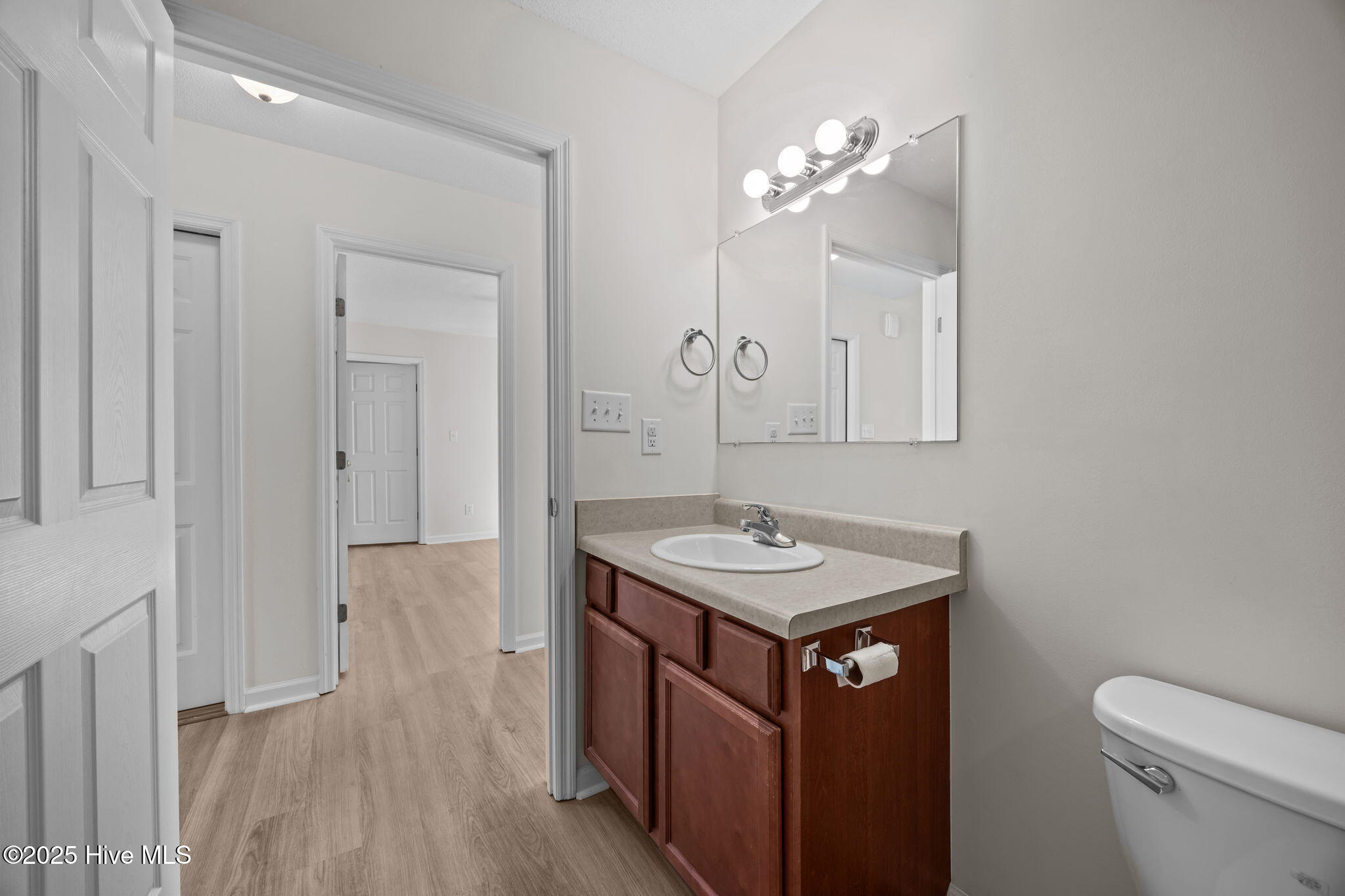 100541602 | Photo 10