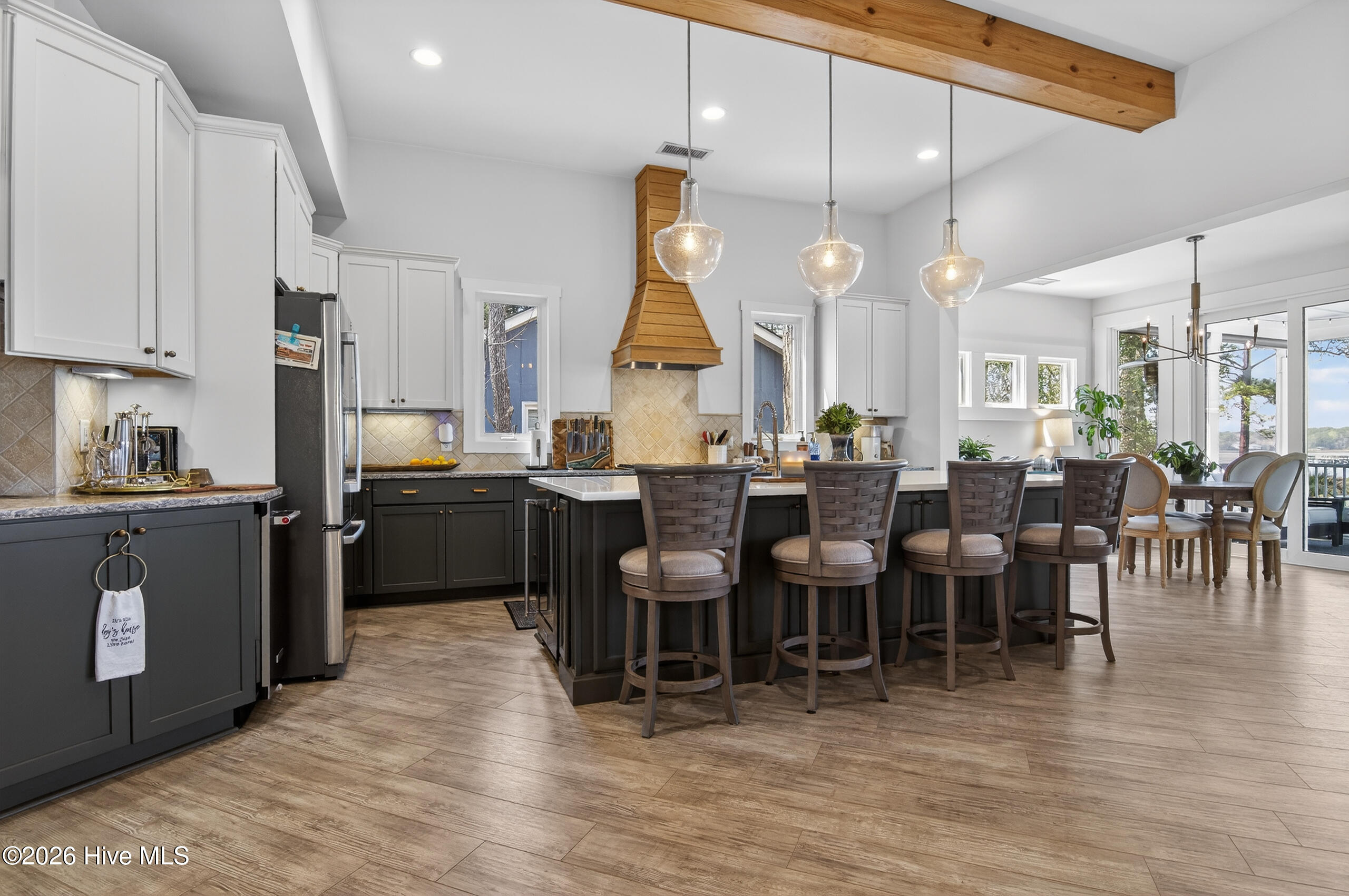 100565321 | Photo 21