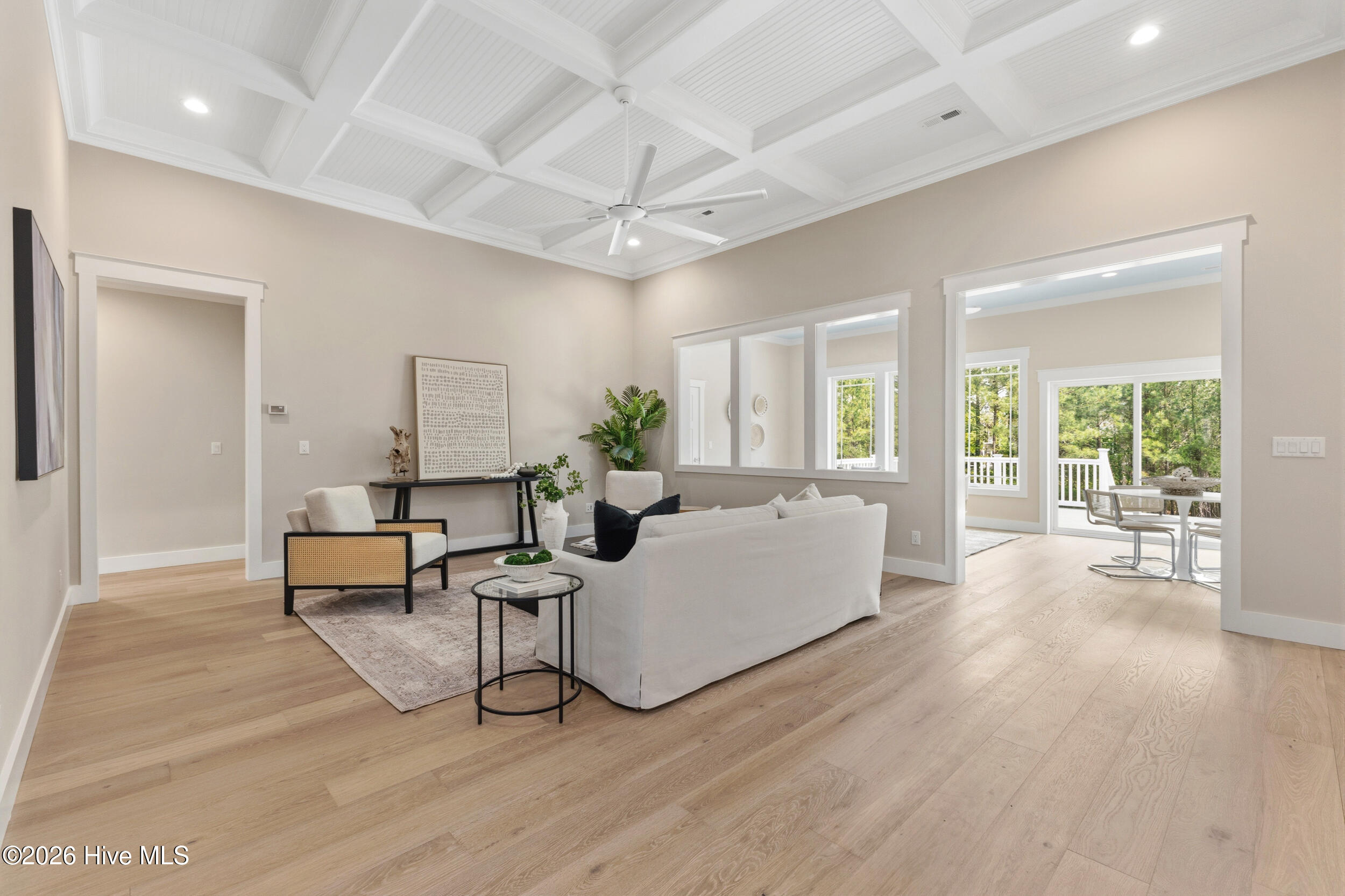 100566568 | Photo 12