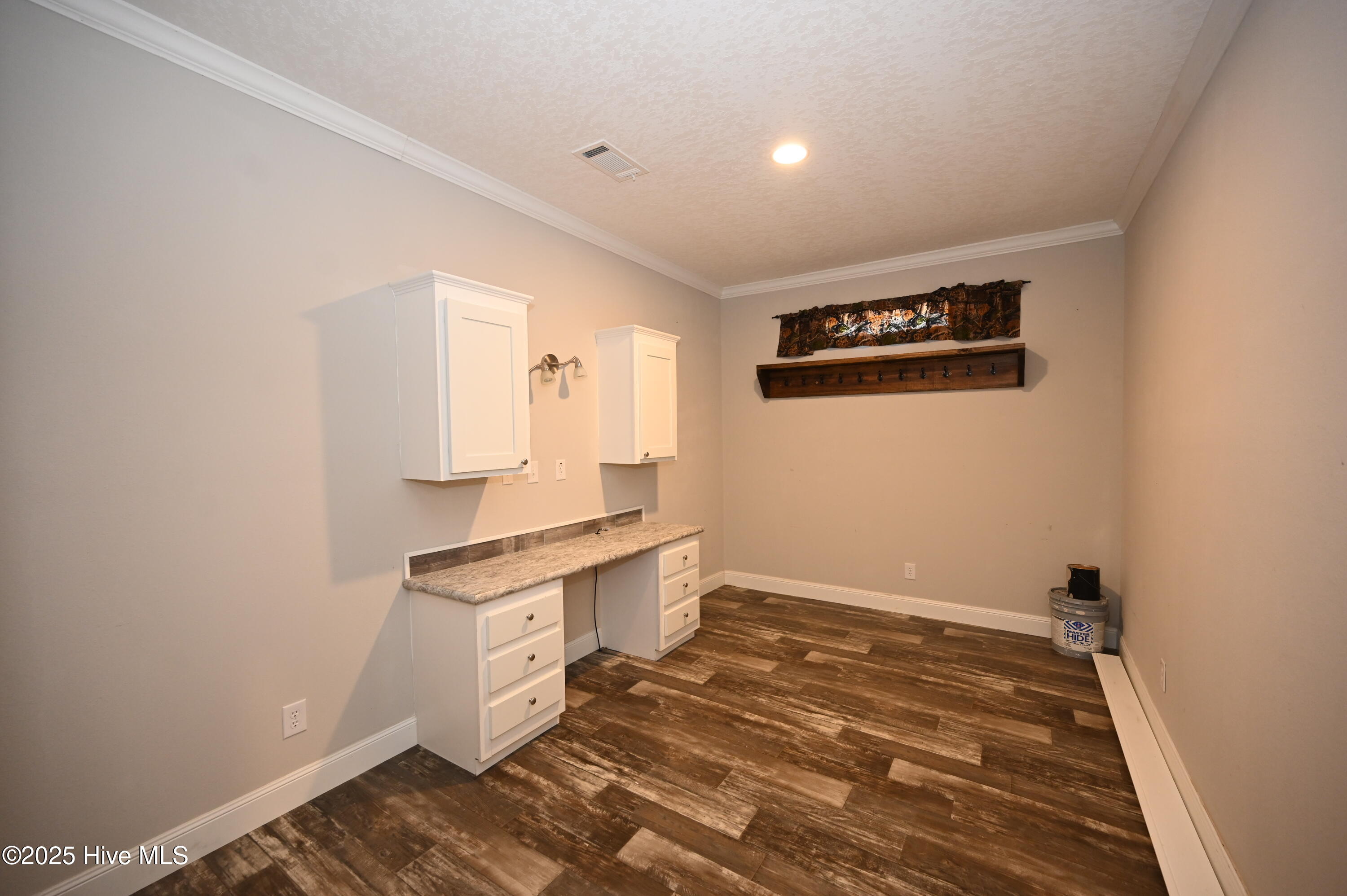 100541262 | Photo 36