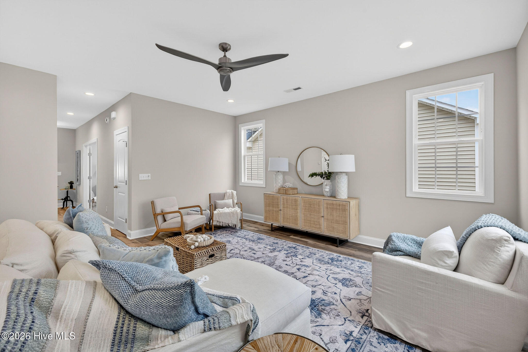 100548274 | Photo 13