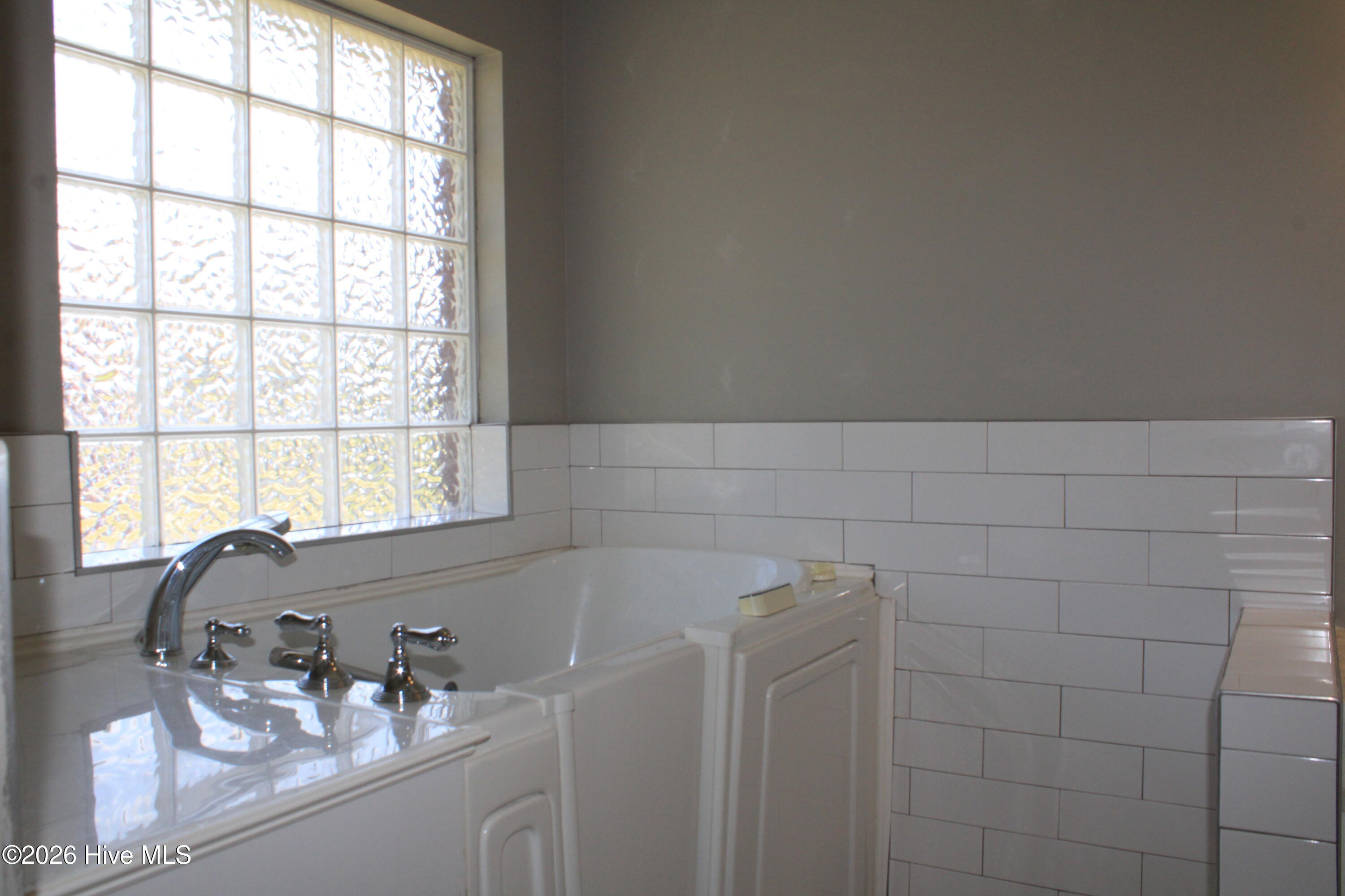 Subway tile surround