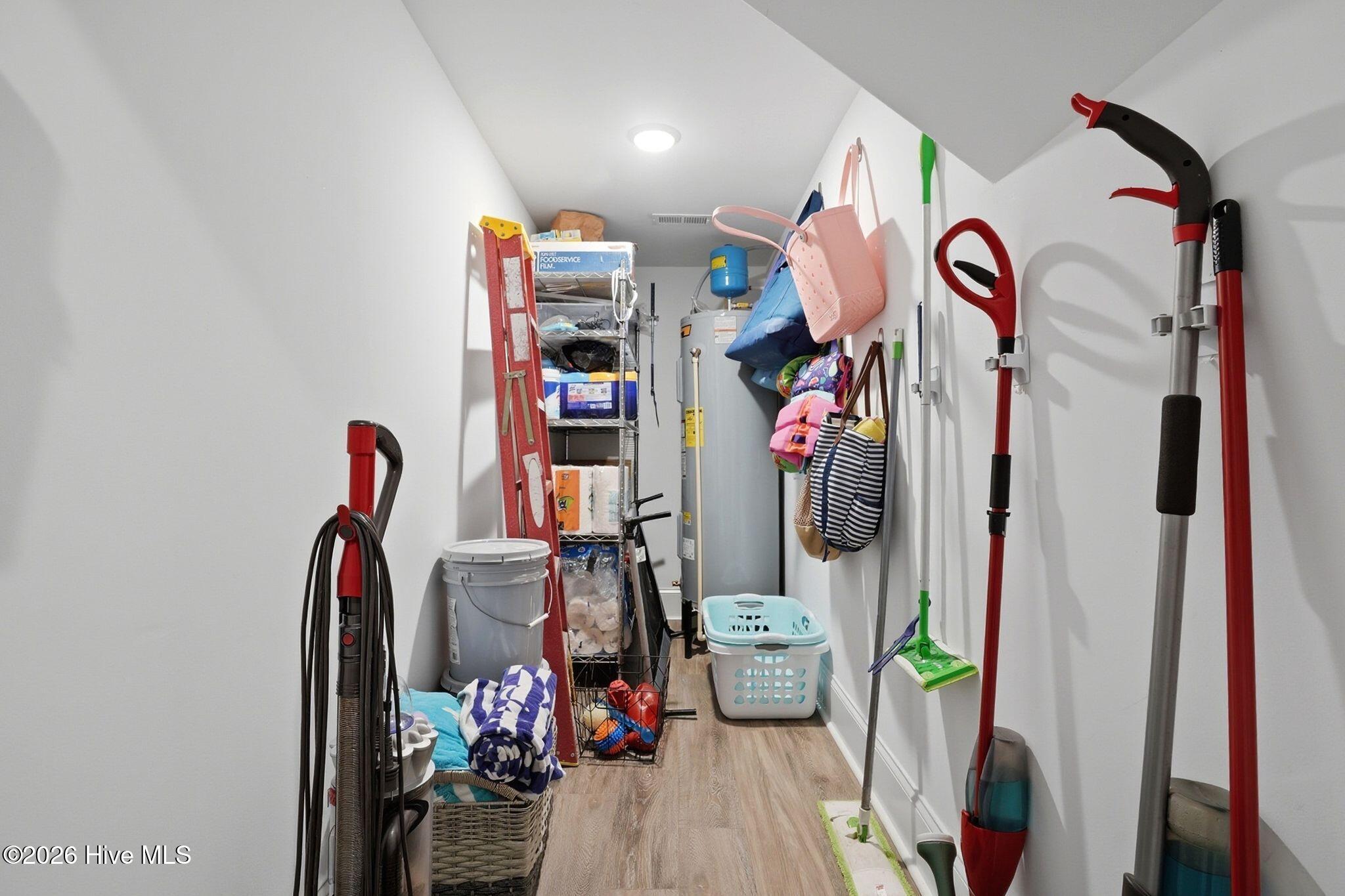 100556850 | Photo 37