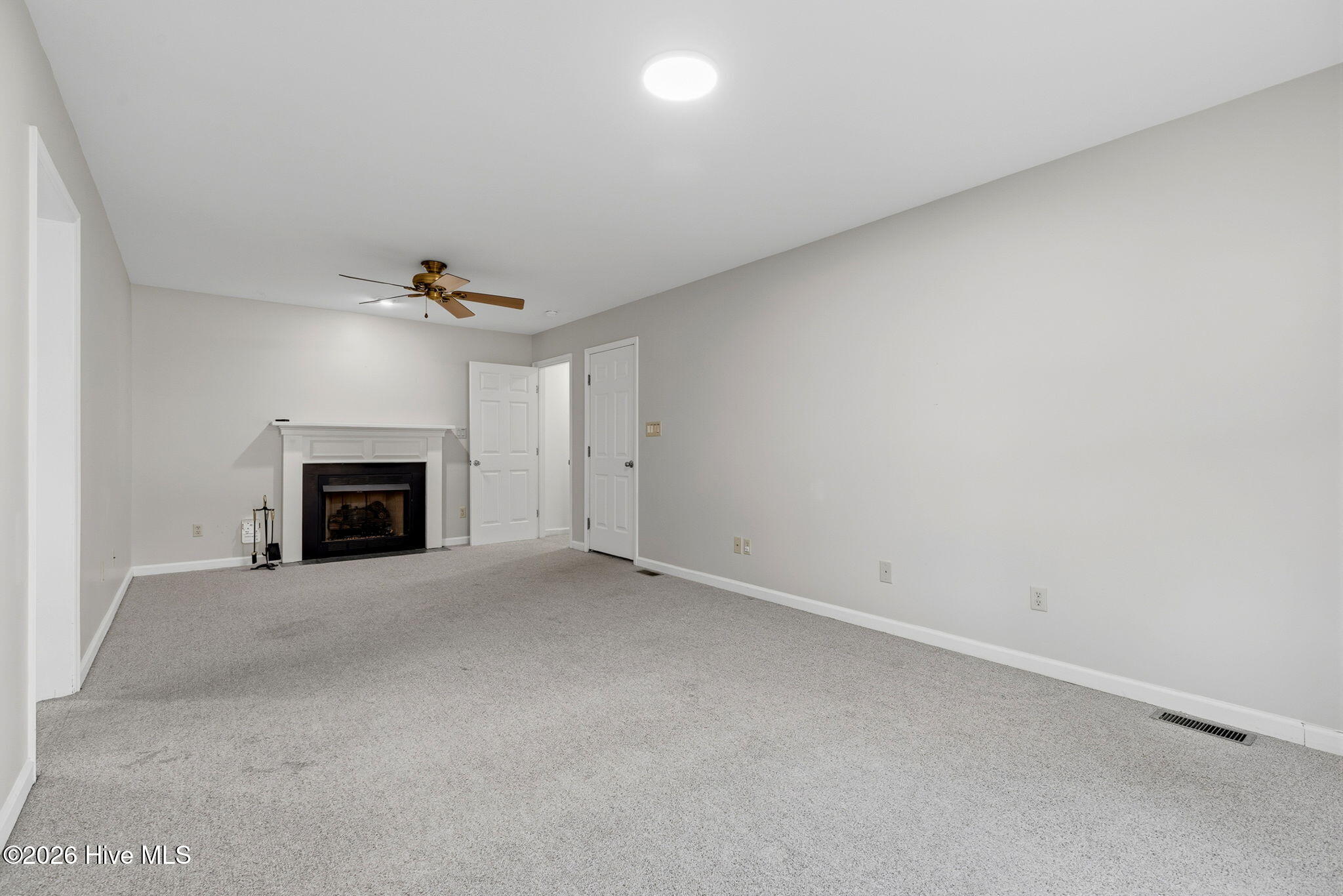 100554589 | Photo 22