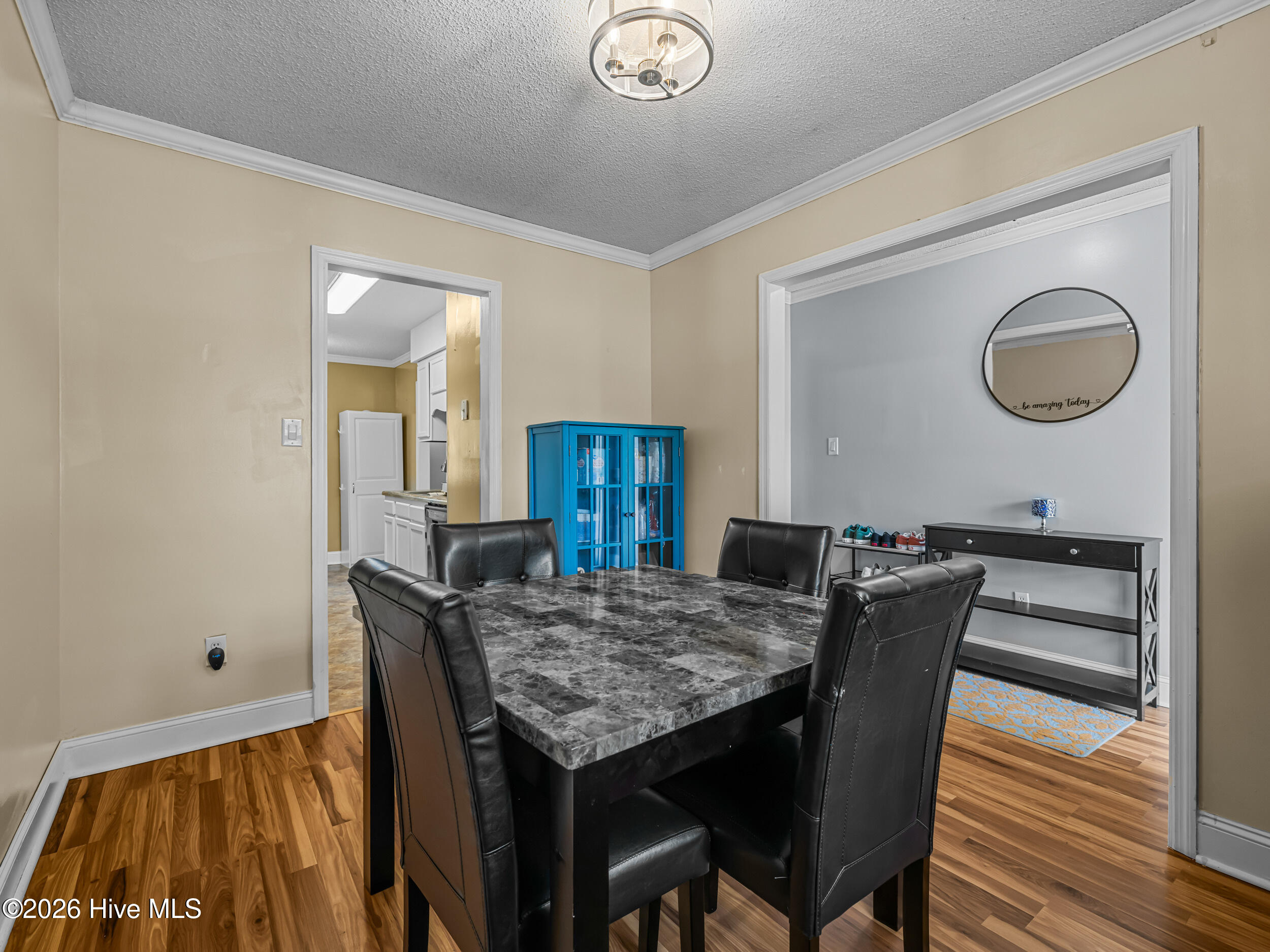 100561480 | Photo 10