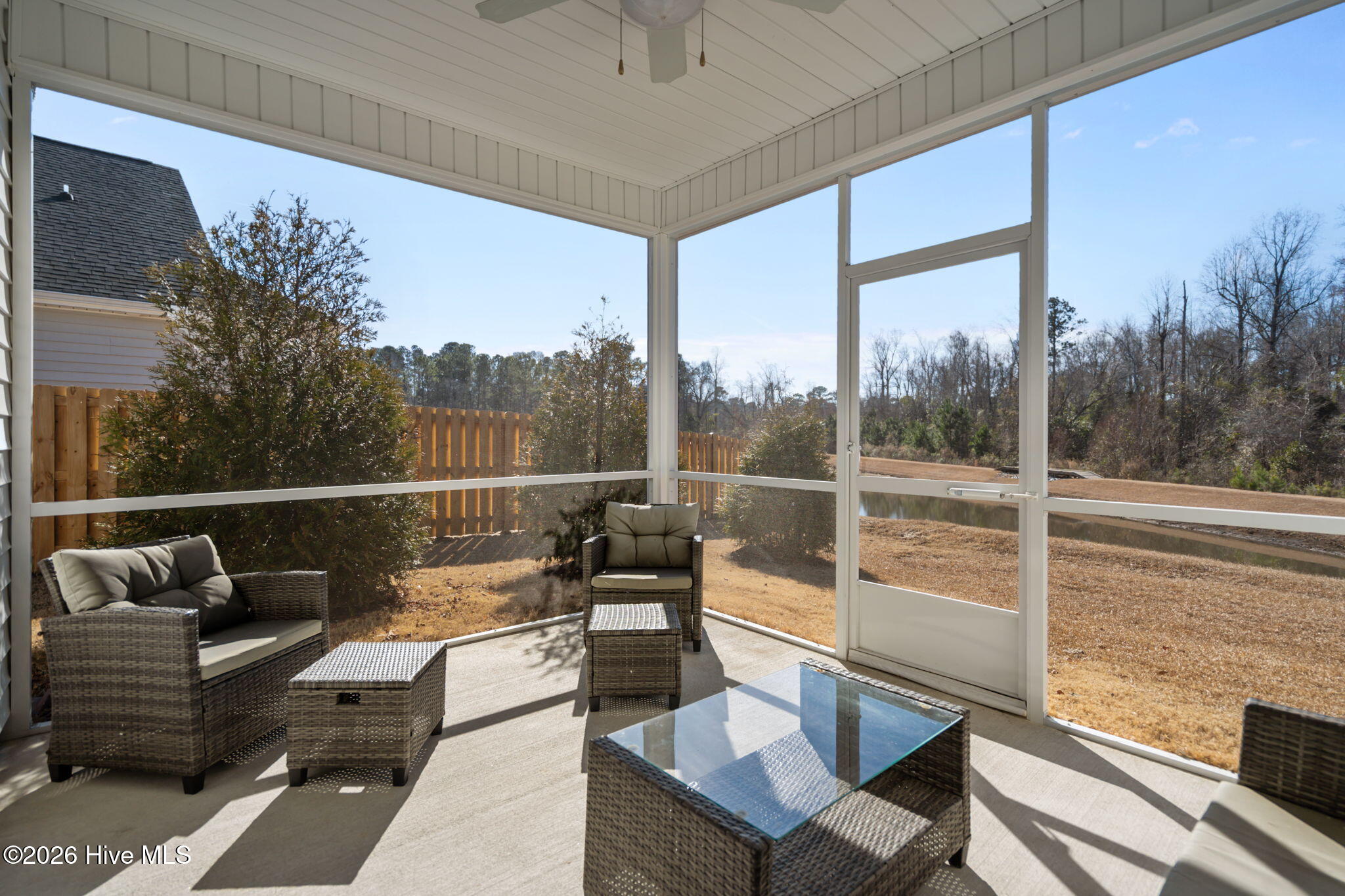 100557039 | Photo 37