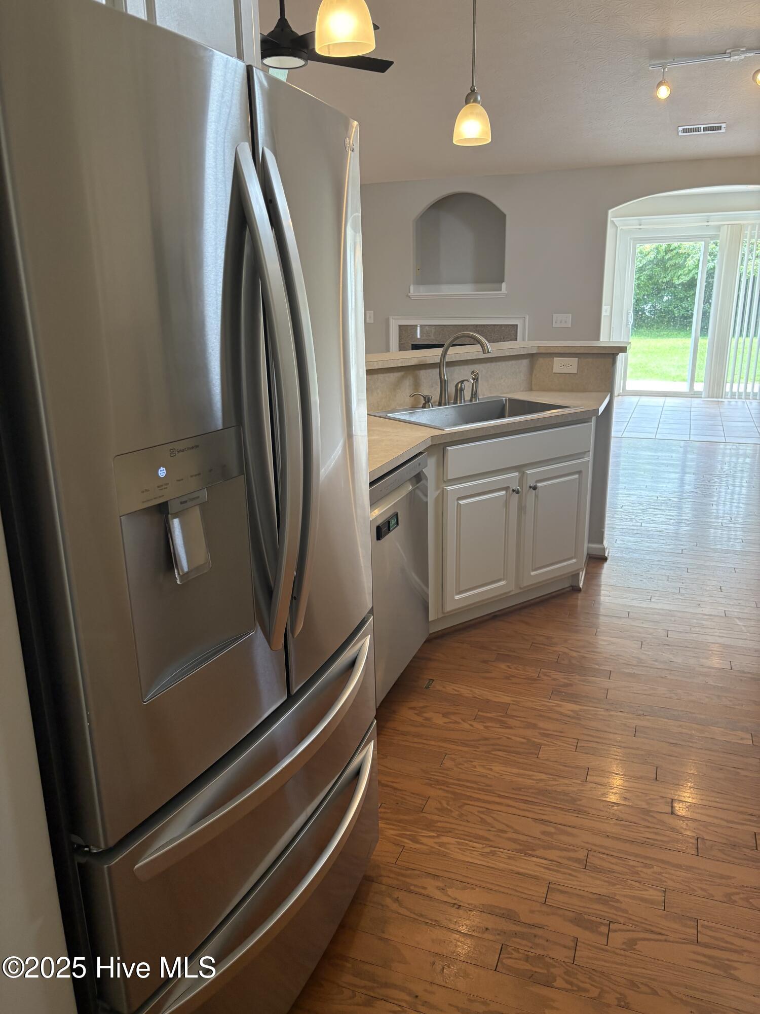 100560498 | Photo 10