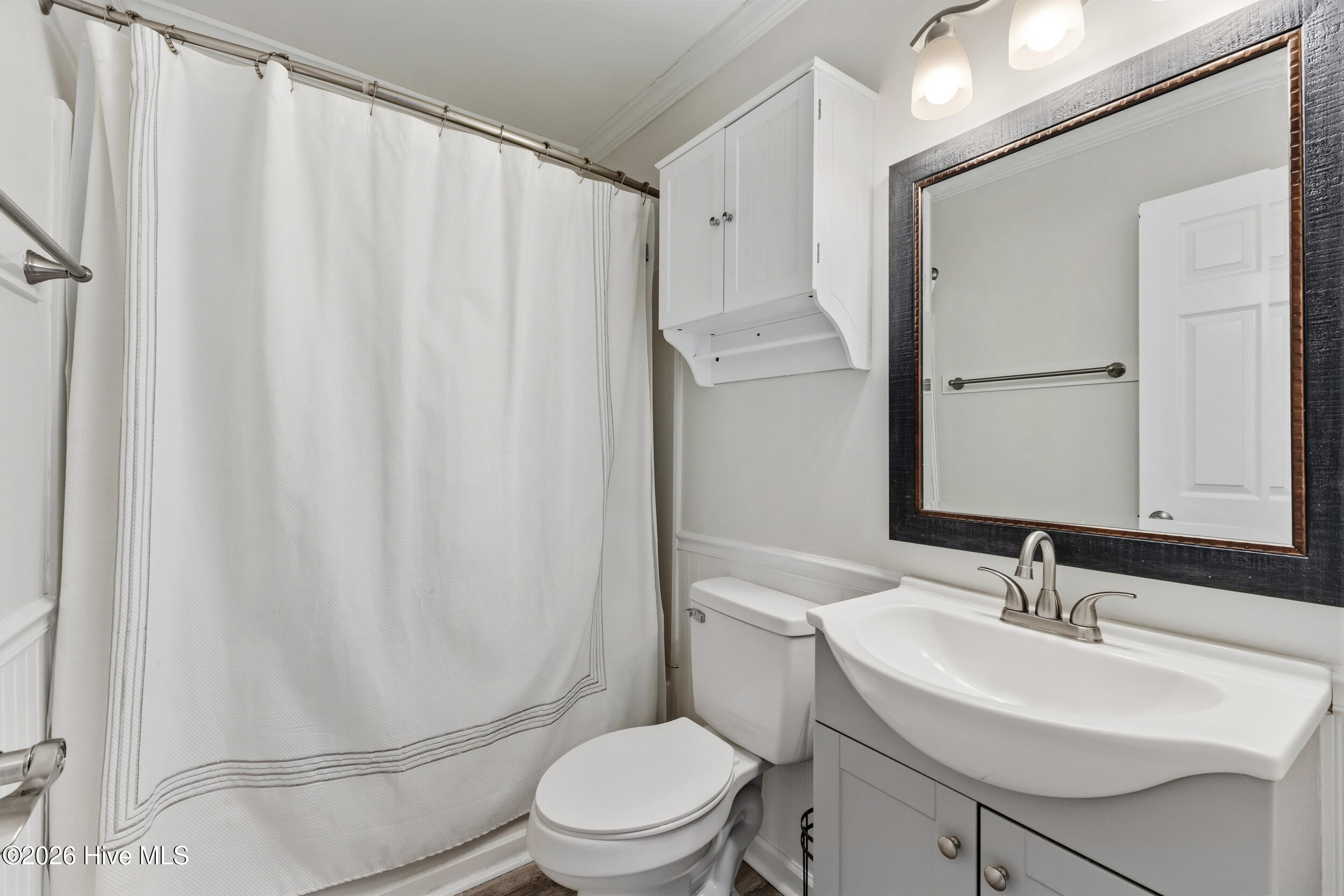 100566139 | Photo 23