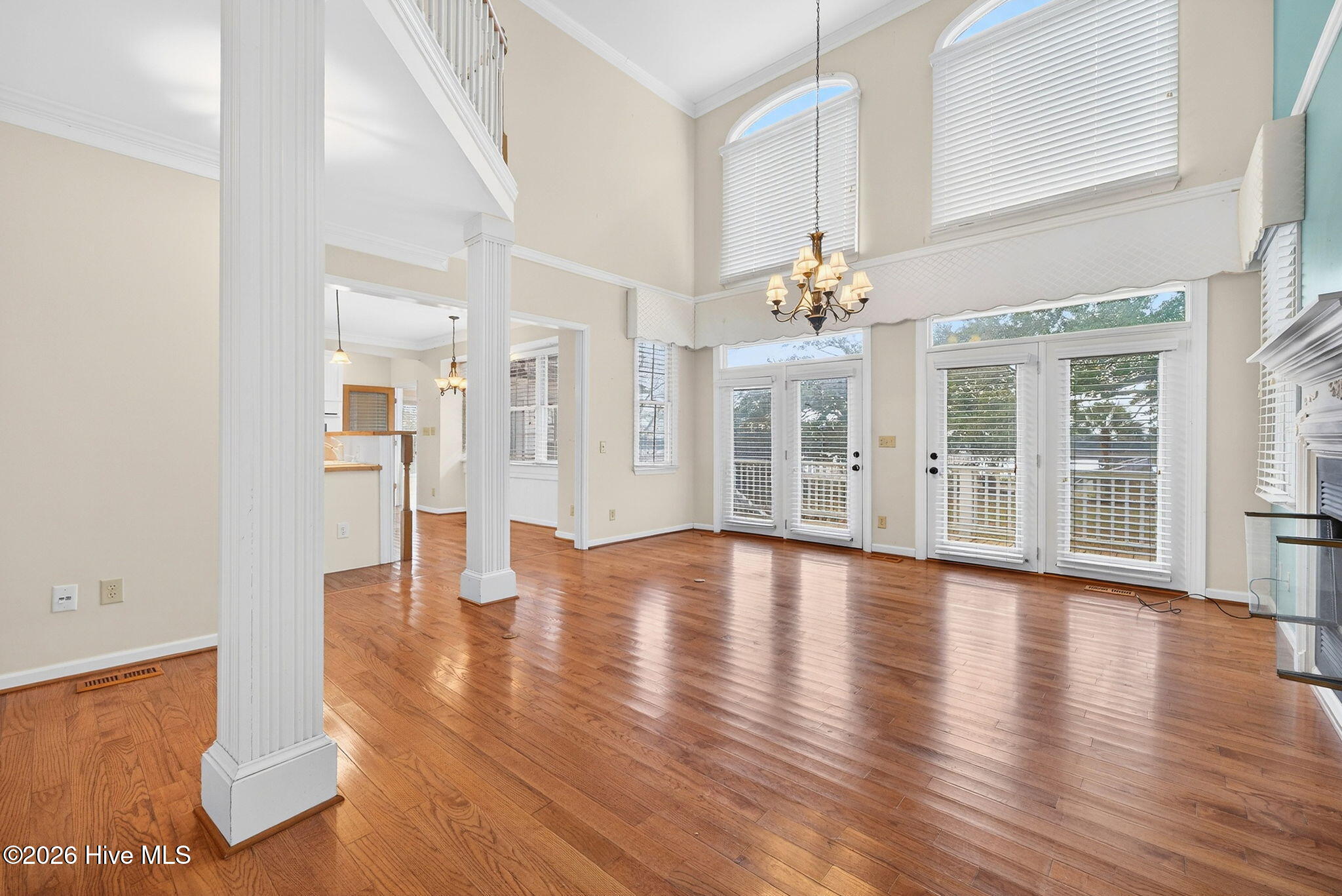 100559541 | Photo 11