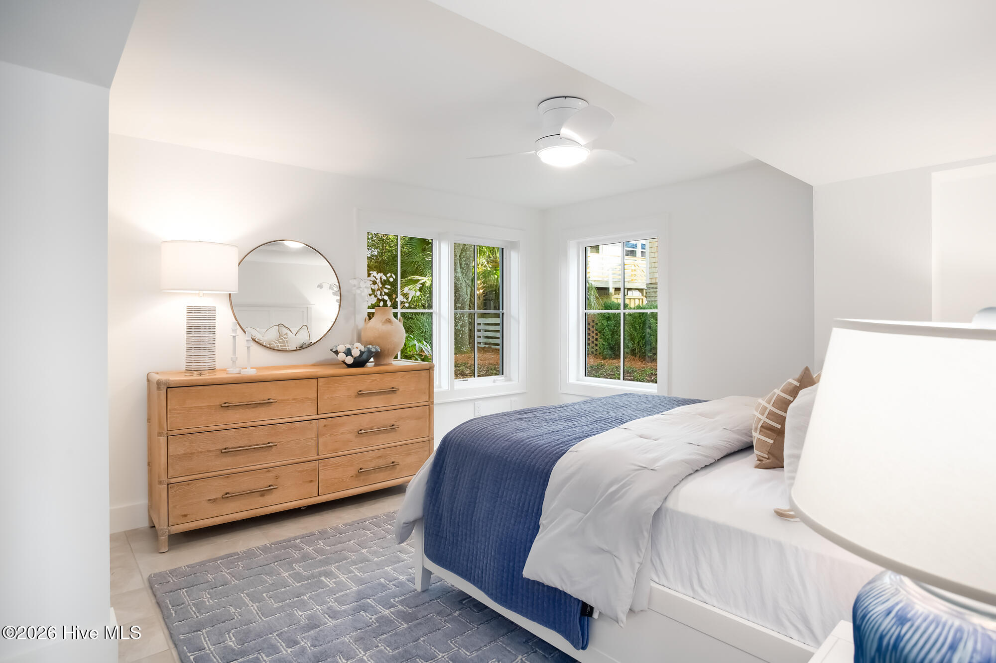 100550703 | Photo 47