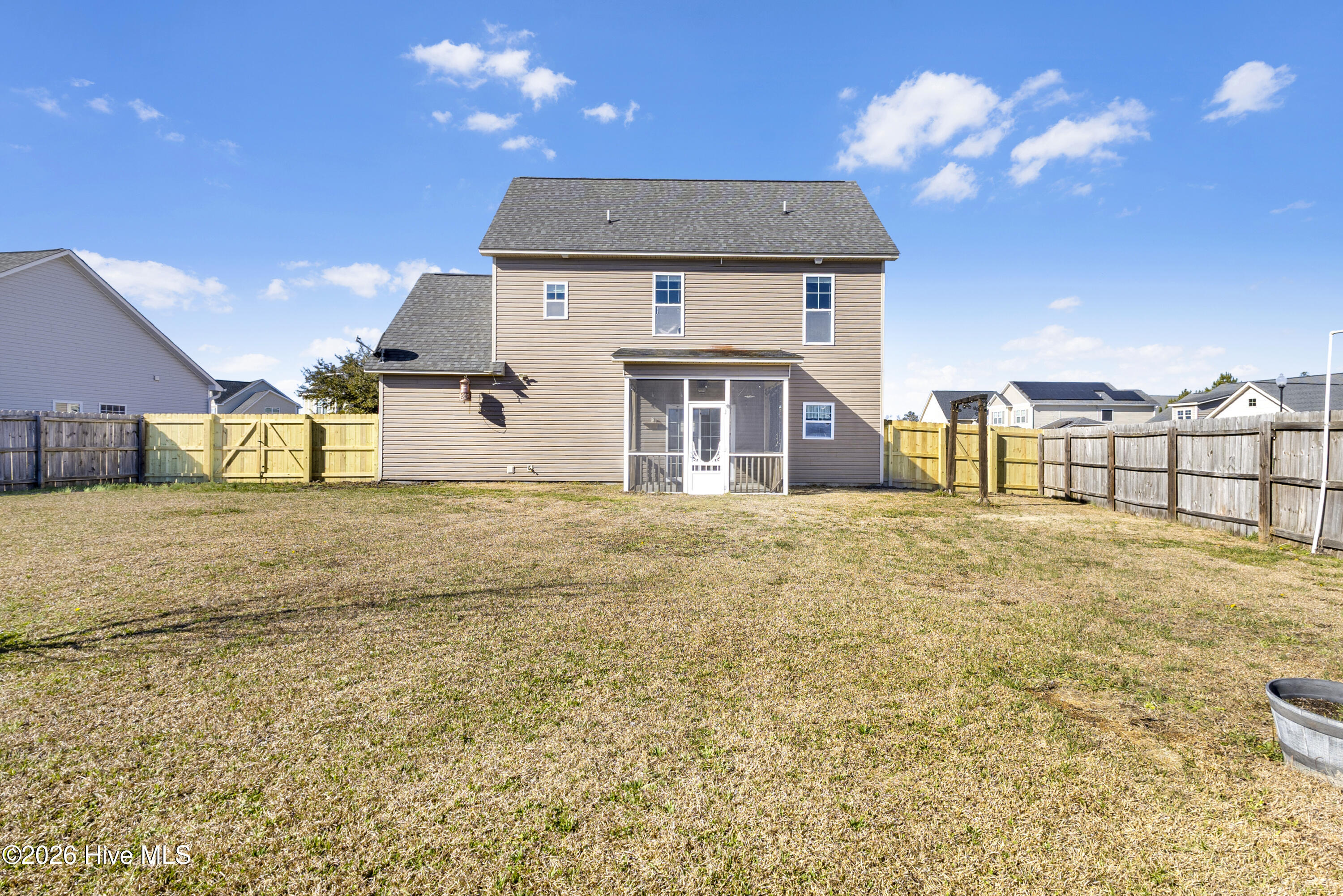 100552457 | Photo 32