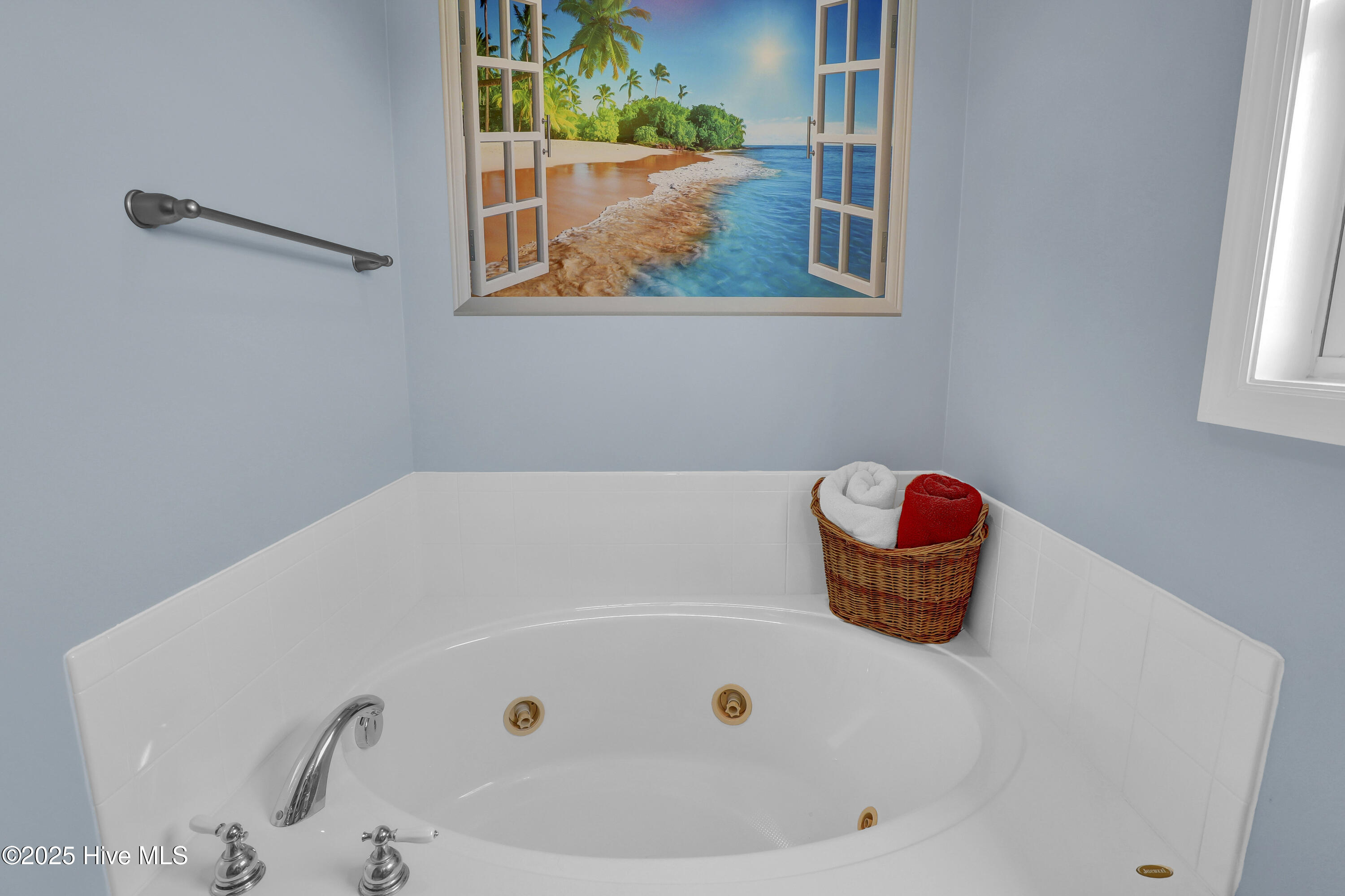 100548712 | Photo 28