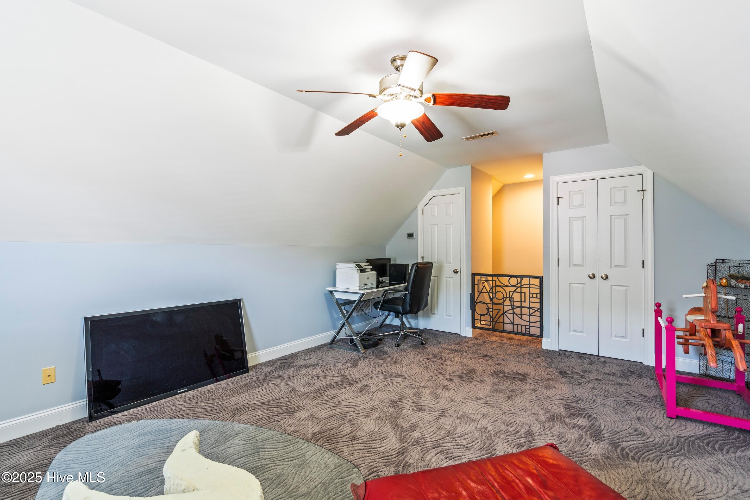 100541104 | Photo 61