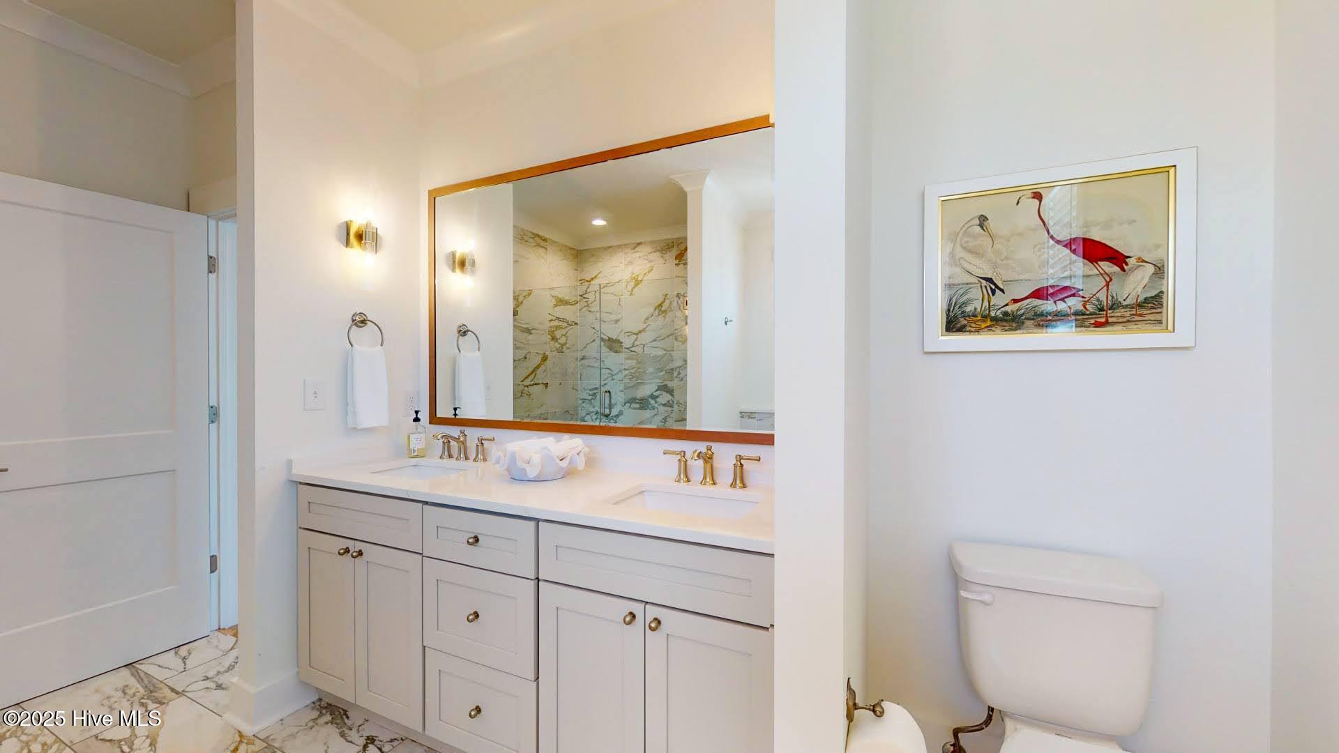 100560716 | Photo 63