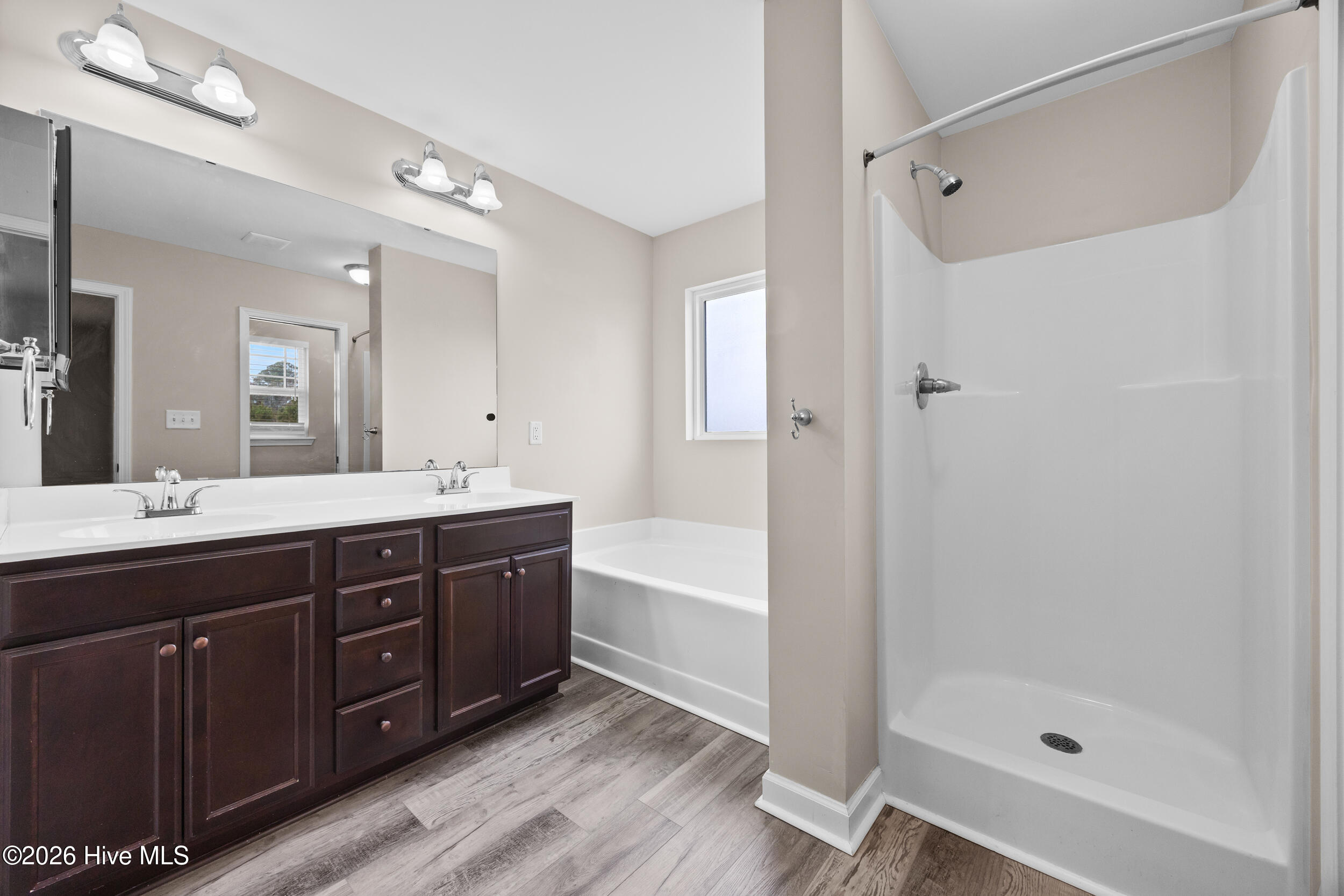 100556419 | Photo 31