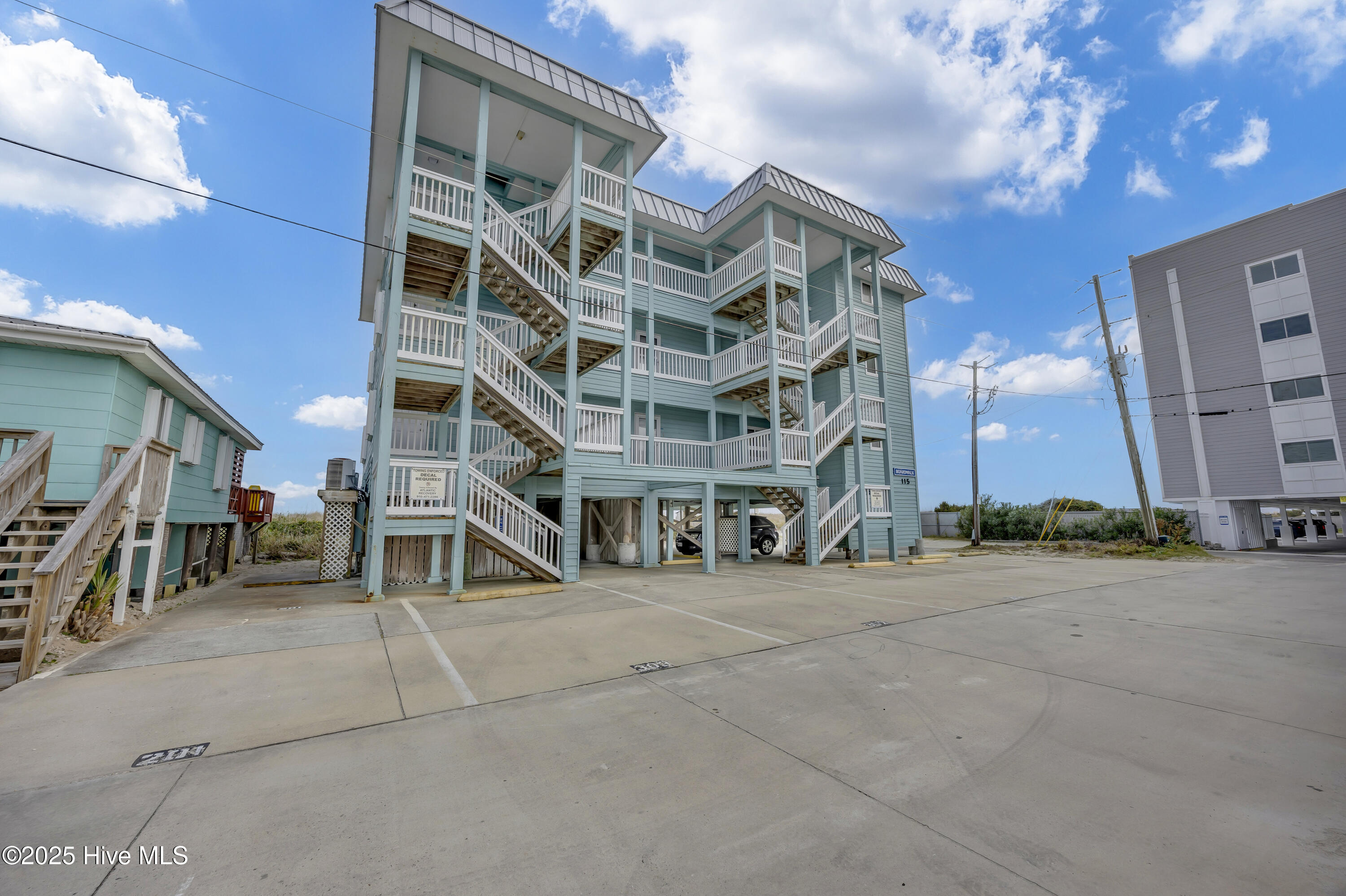 100546557 | Photo 34