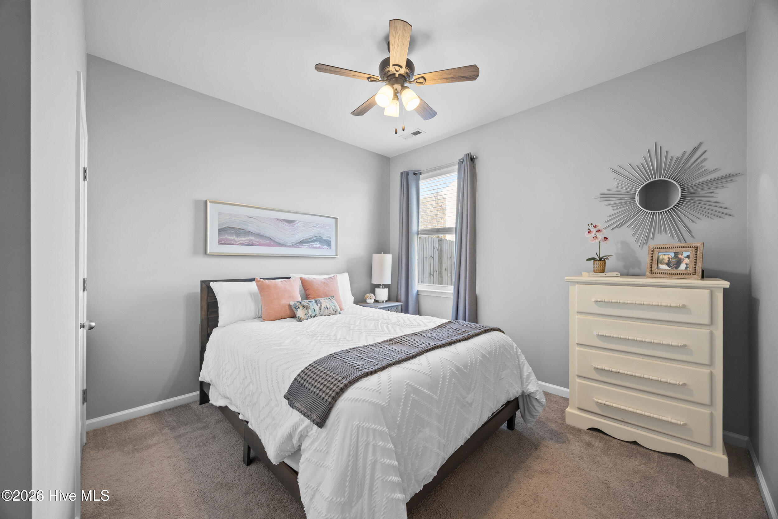 100561982 | Photo 11