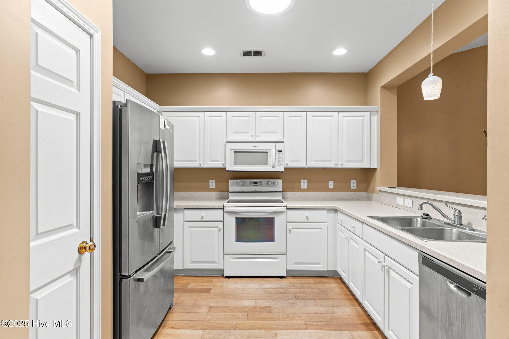 14-web-or-mls-CAMMediaLLC.com-07565