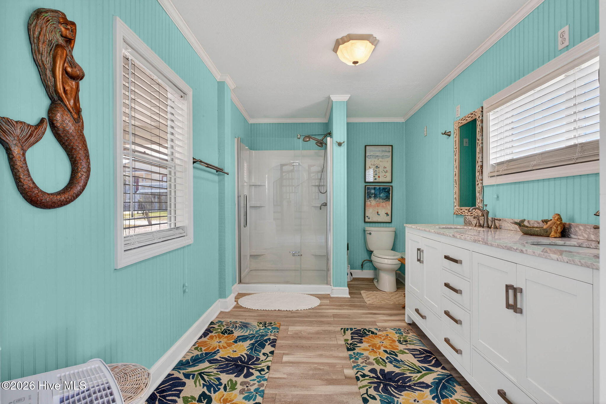 100564283 | Photo 44