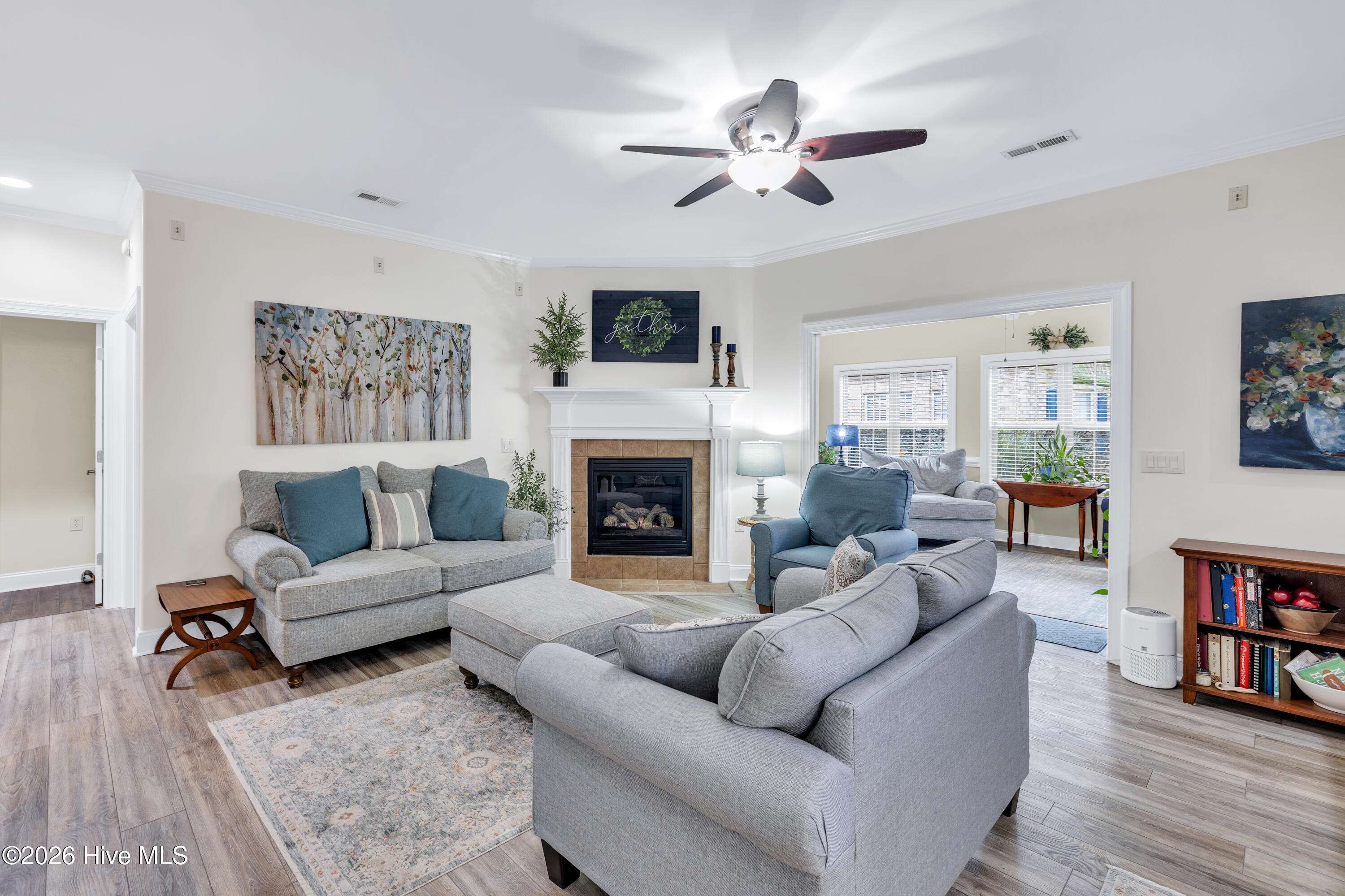 100550739 | Photo 15