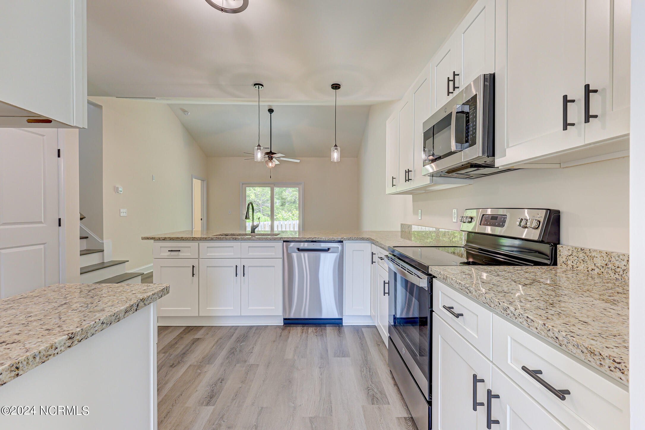 71C559D6-D40C-43B7-9936-23BB12154426_1_1