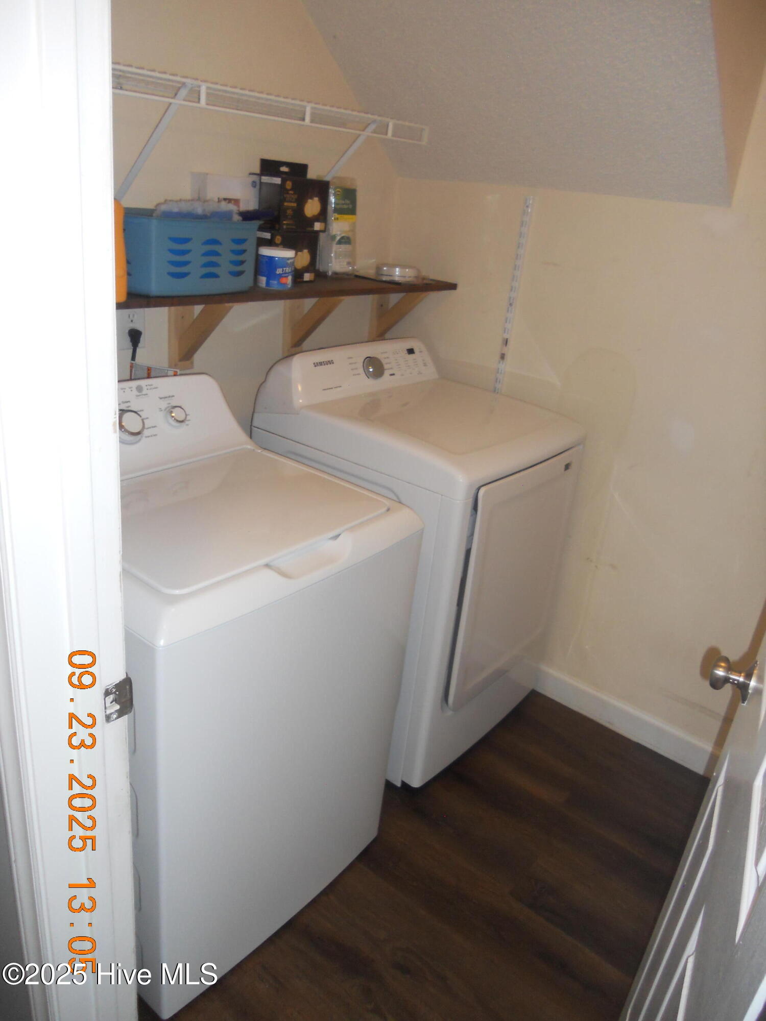 100532351 | Photo 14