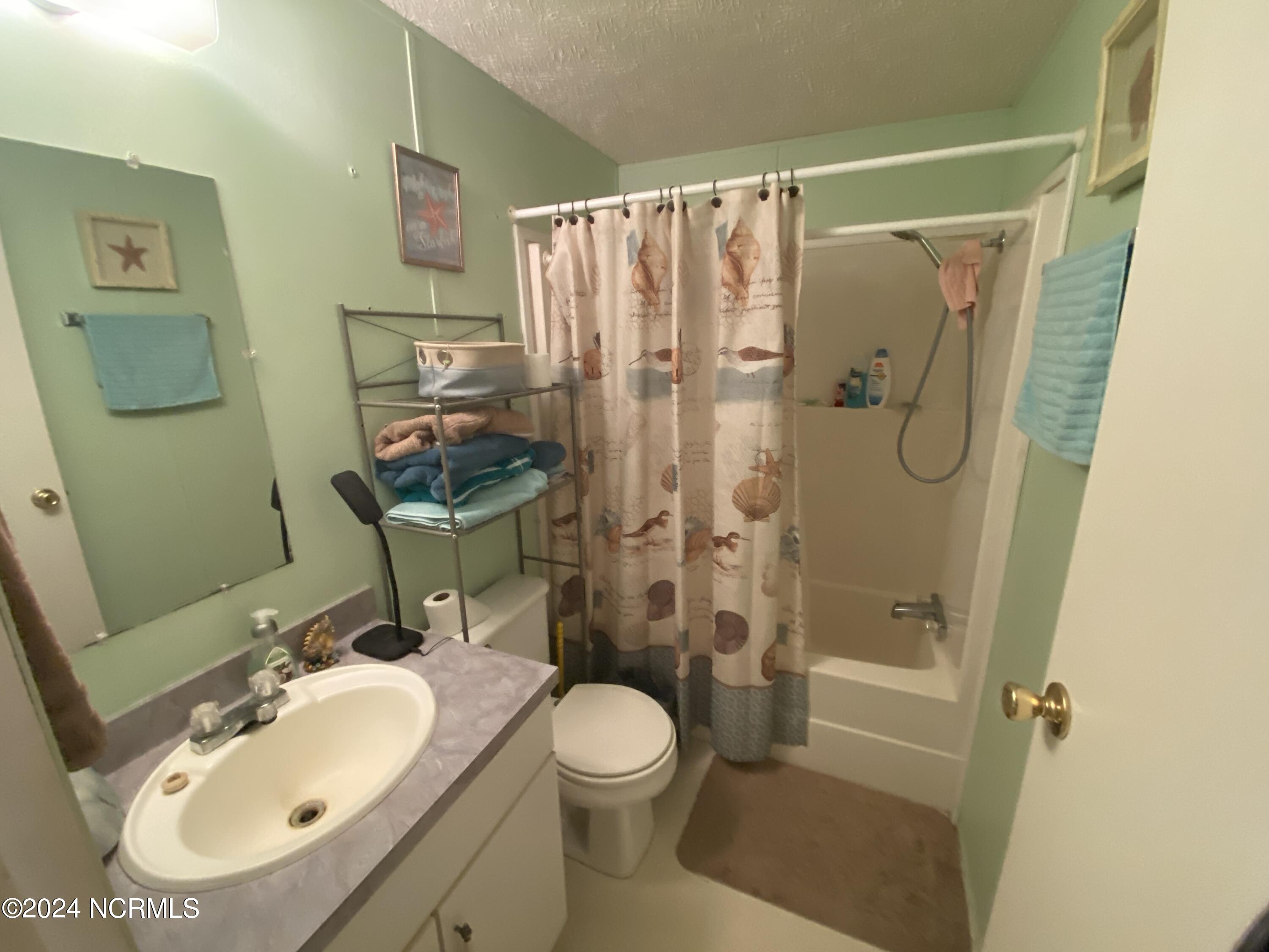 100460932 | Photo 23