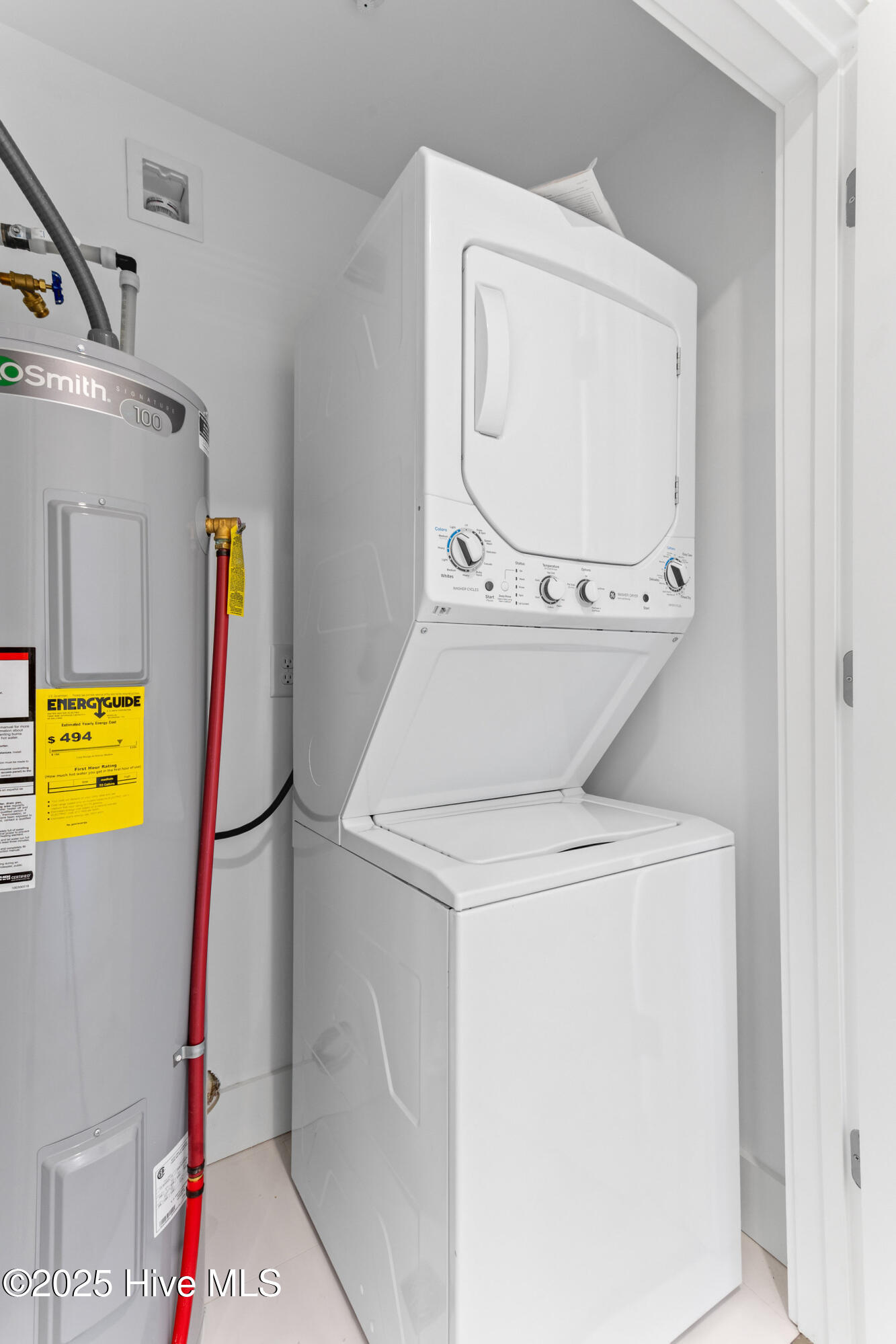 100503111 | Photo 26