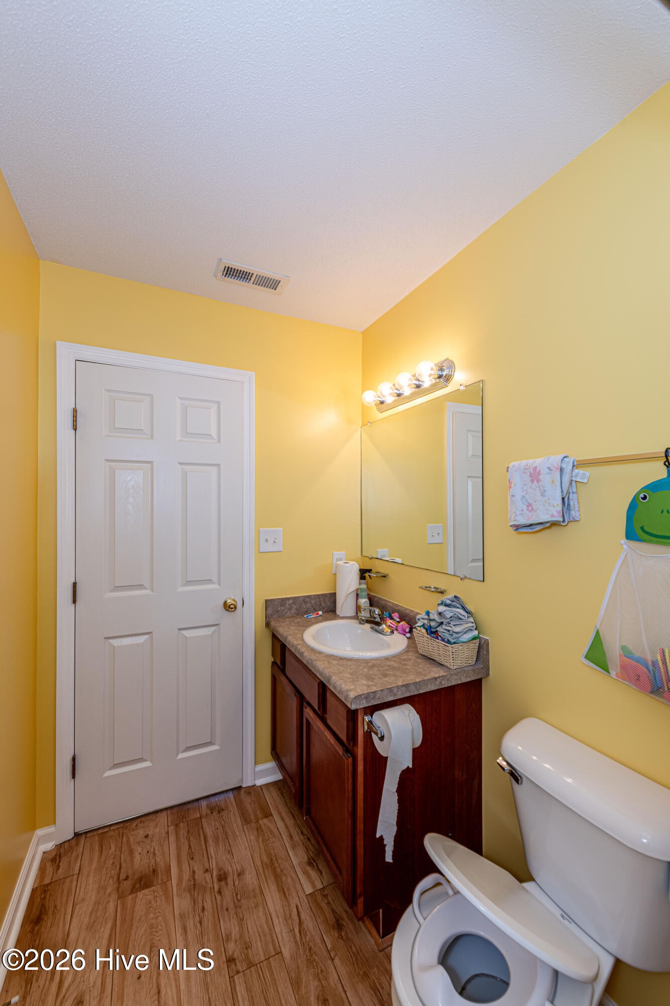 100558731 | Photo 33