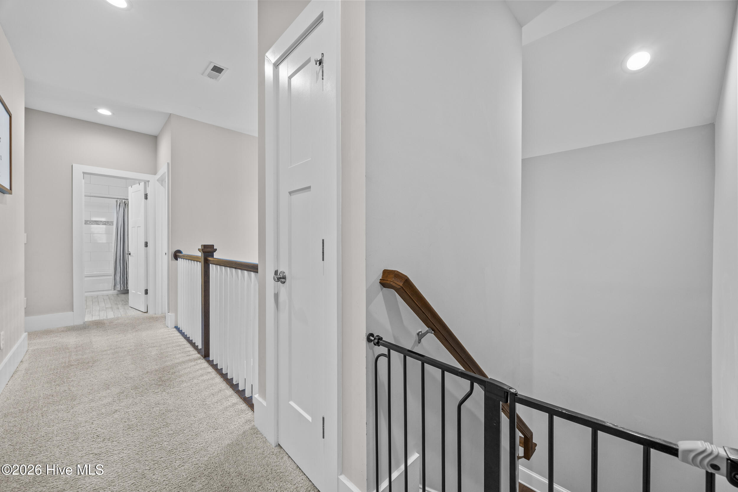 100551925 | Photo 20