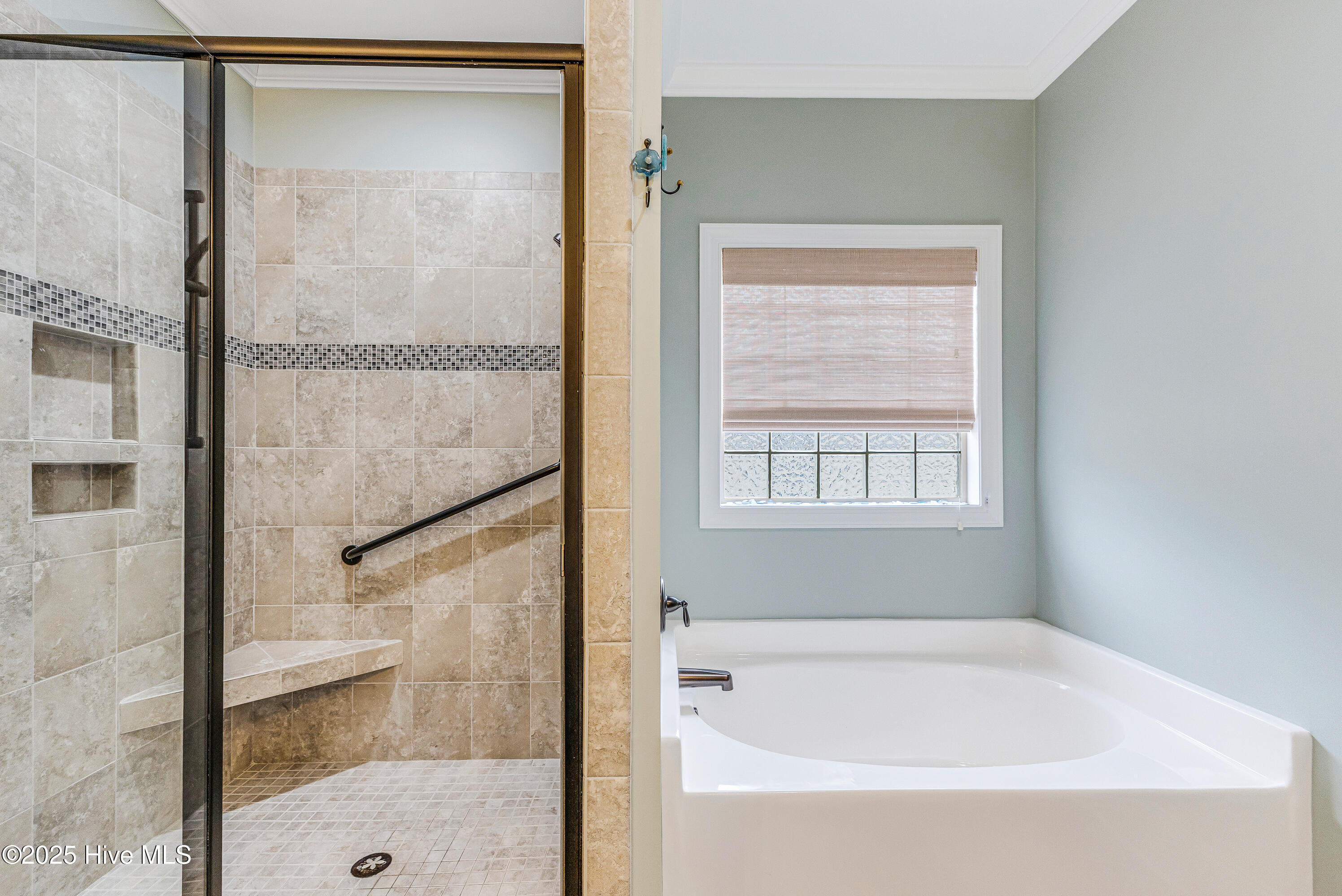 100546218 | Photo 32