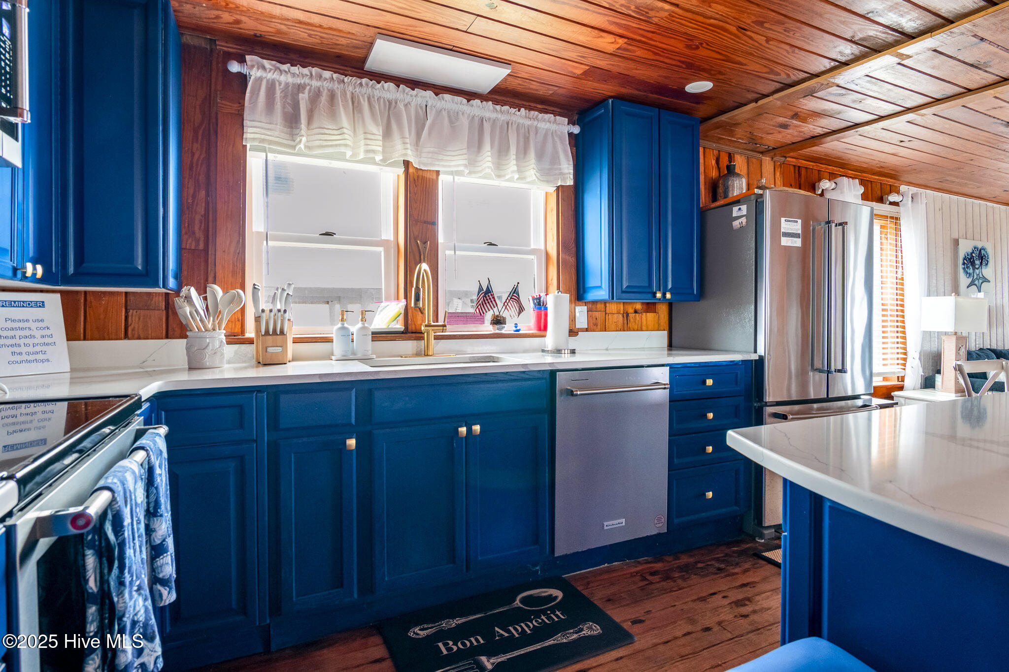 100521832 | Photo 21